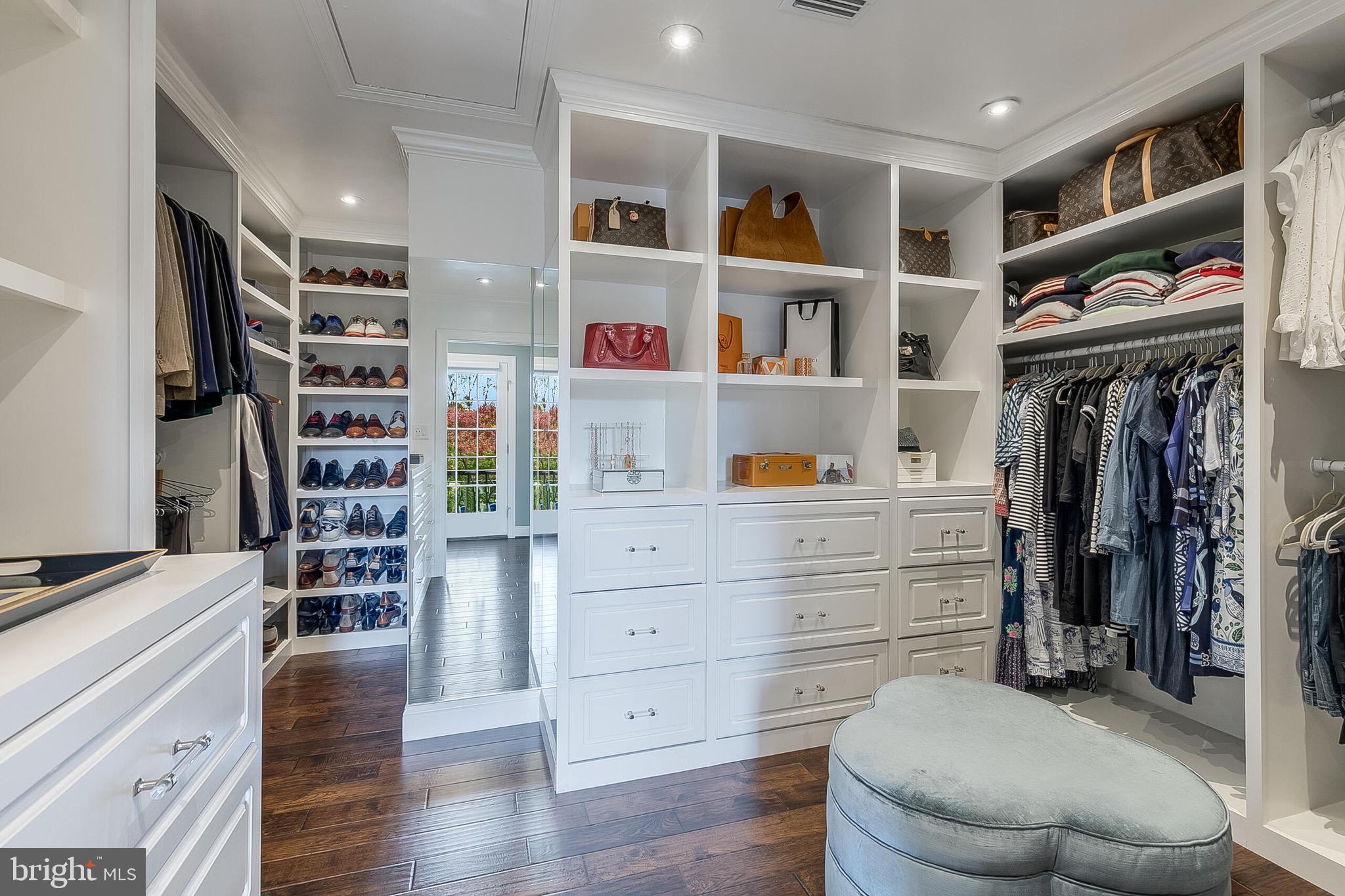 Aldie, Virginia, 20105, United States, 5 Bedrooms Bedrooms, ,7 BathroomsBathrooms,Residential,For Sale,1980828