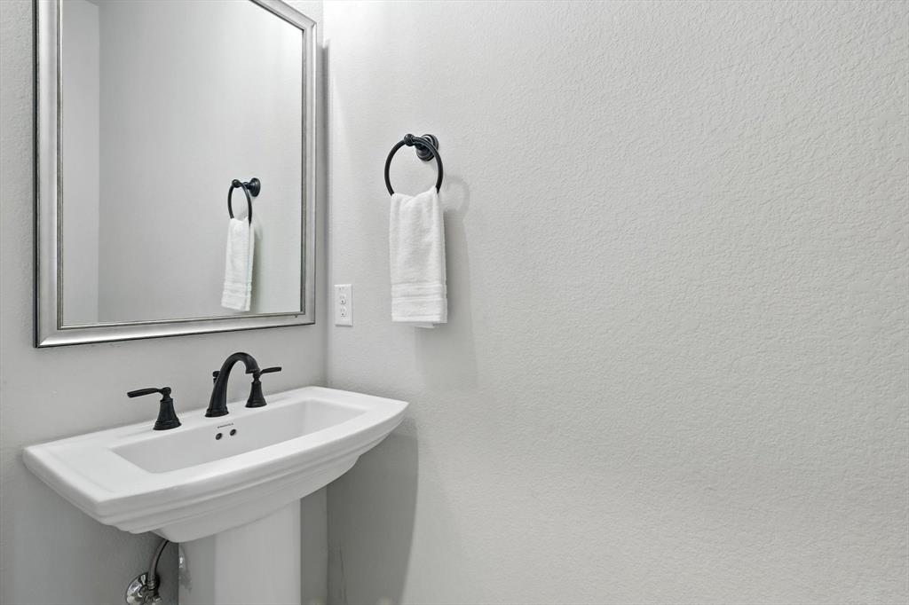 Mansfield, Texas, 76084, United States, 4 Bedrooms Bedrooms, ,4 BathroomsBathrooms,Residential,For Sale,1927817