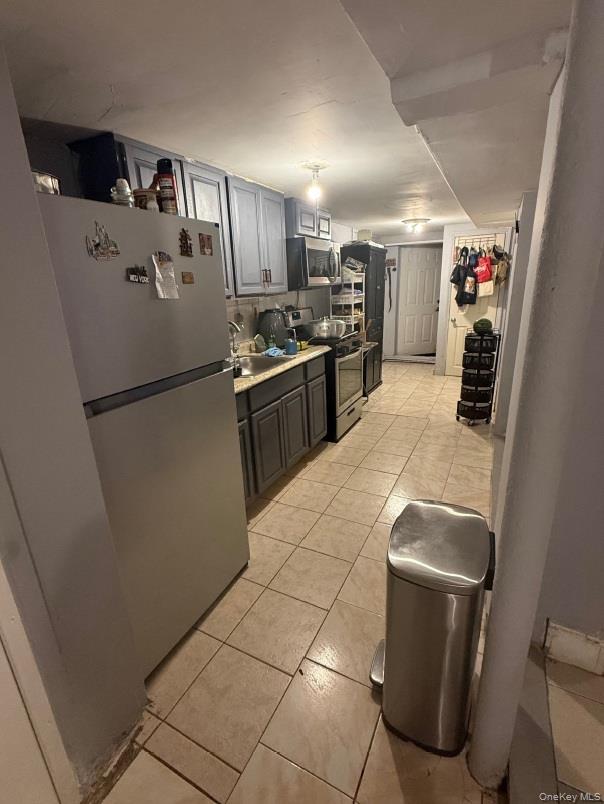 Brooklyn, New York, 11208, United States, 7 Bedrooms Bedrooms, ,3 BathroomsBathrooms,Residential,For Sale,1984304