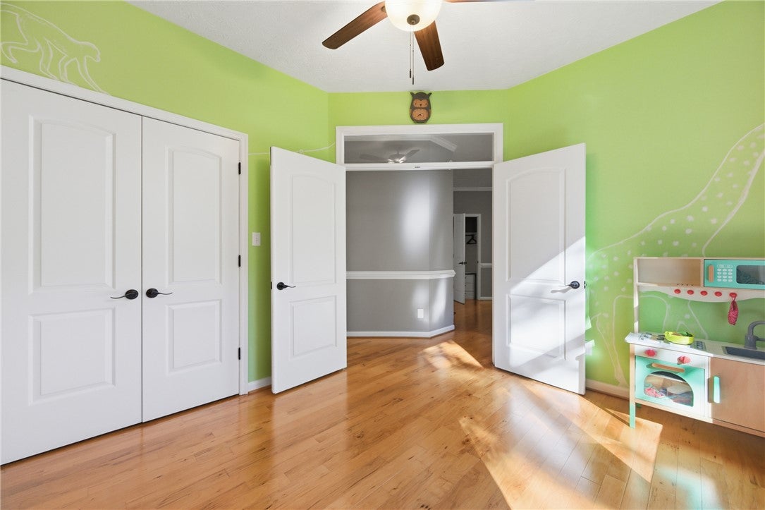 Yorktown, Virginia, 23693, United States, 6 Bedrooms Bedrooms, ,3 BathroomsBathrooms,Residential,For Sale,1987855