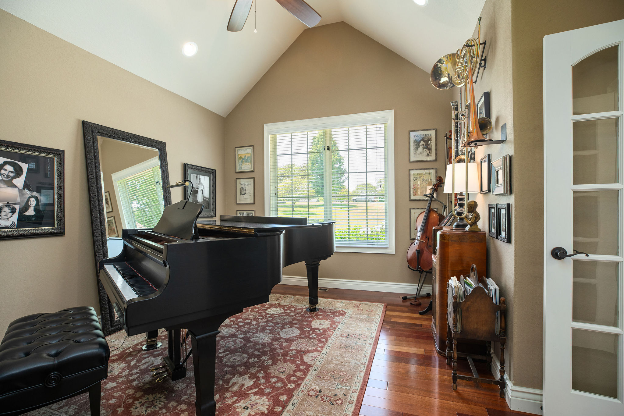Shell Knob, Missouri, 65747, United States, 4 Bedrooms Bedrooms, ,5 BathroomsBathrooms,Residential,For Sale,1894340