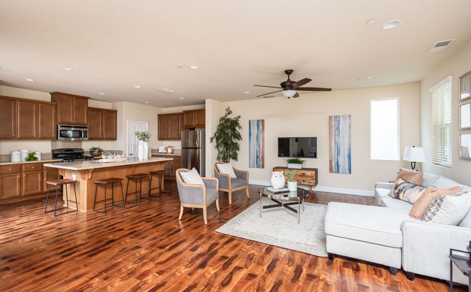 Folsom, California, 95630, United States, 4 Bedrooms Bedrooms, ,3 BathroomsBathrooms,Residential,For Sale,2000807