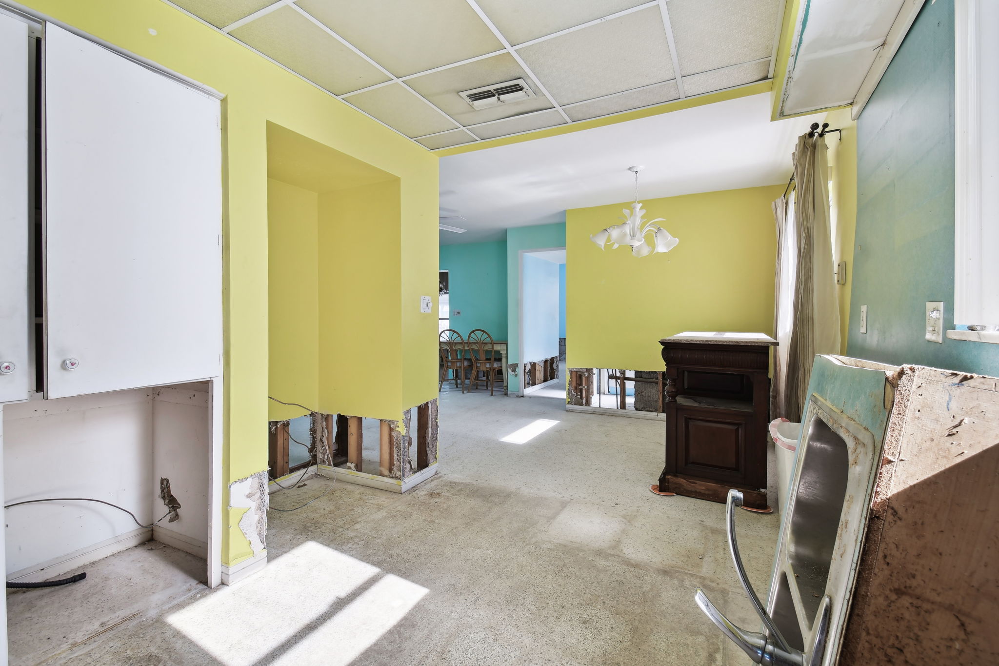 Madeira Beach, Florida, 33708, United States, 3 Bedrooms Bedrooms, ,2 BathroomsBathrooms,Residential,For Sale,1943278
