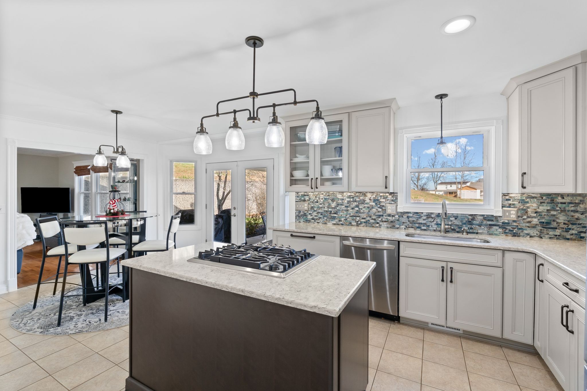 Lewisburg, Tennessee, 37091, United States, 4 Bedrooms Bedrooms, ,3 BathroomsBathrooms,Residential,For Sale,1999662