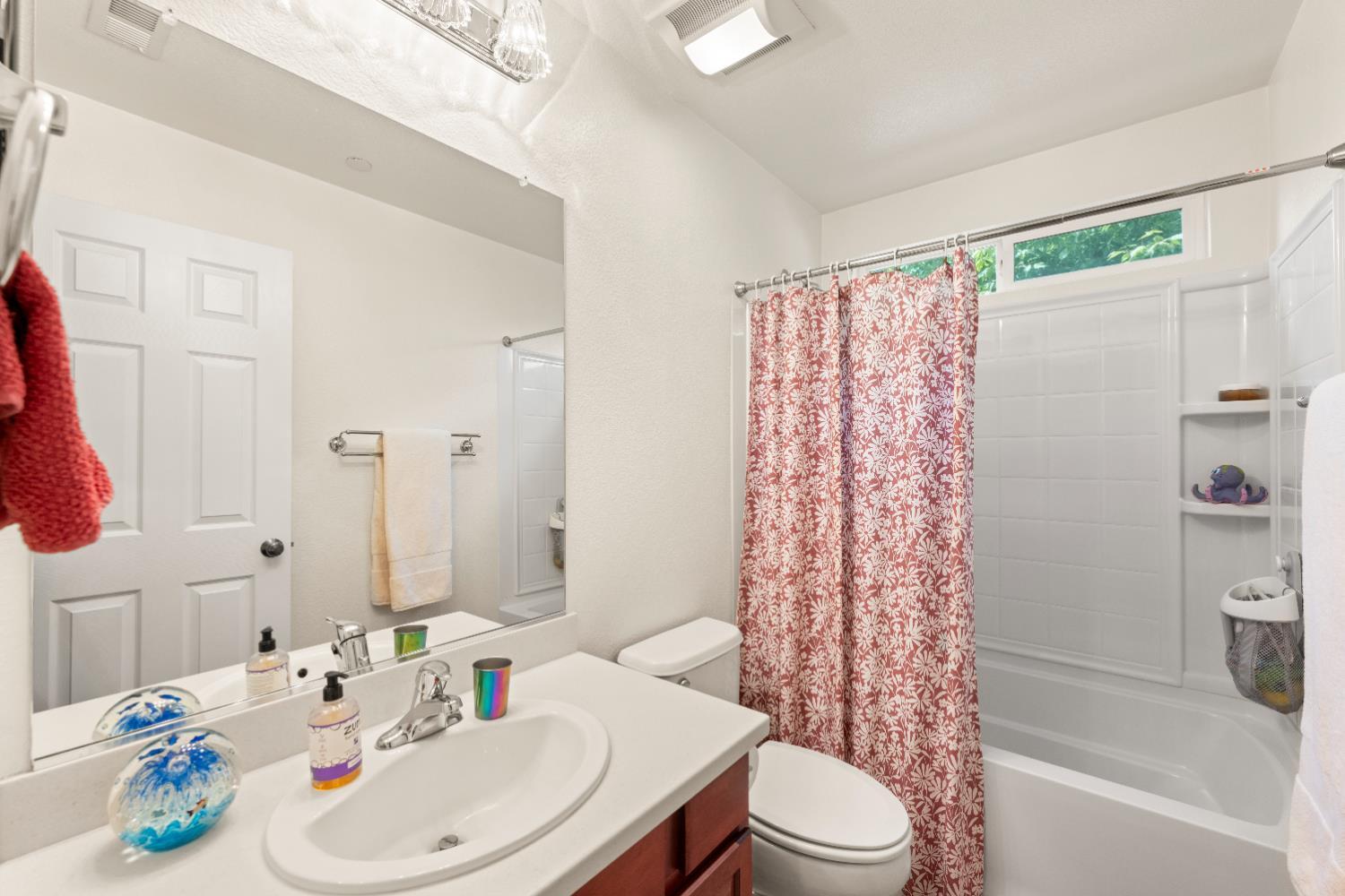 Lincoln, California, 95648, United States, 5 Bedrooms Bedrooms, ,4 BathroomsBathrooms,Residential,For Sale,2035339