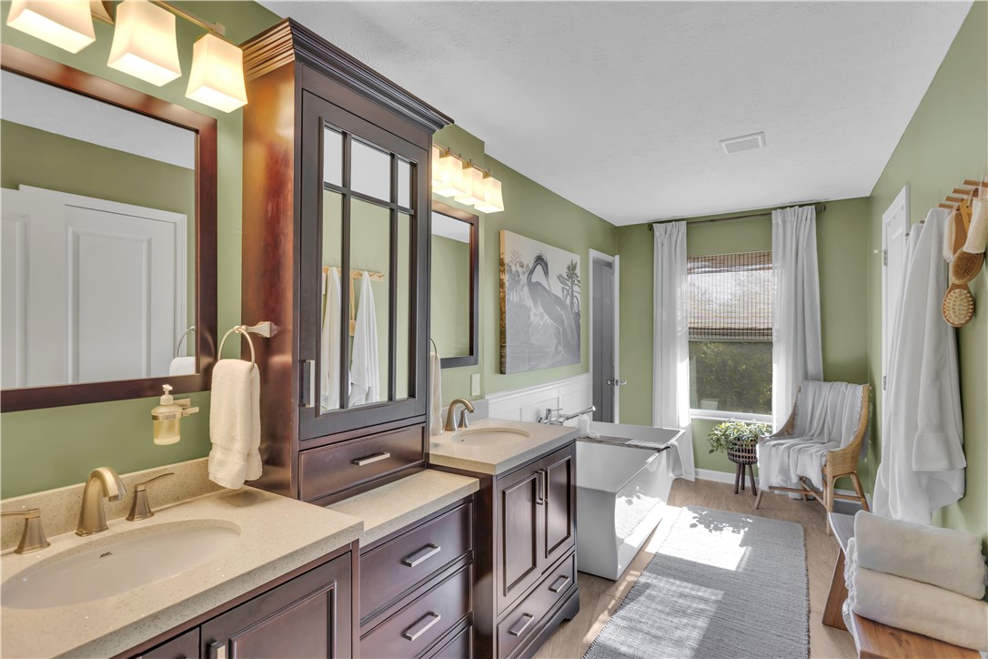 Brighton Twp, Pennsylvania, 15009, United States, 5 Bedrooms Bedrooms, ,4 BathroomsBathrooms,Residential,For Sale,1866619