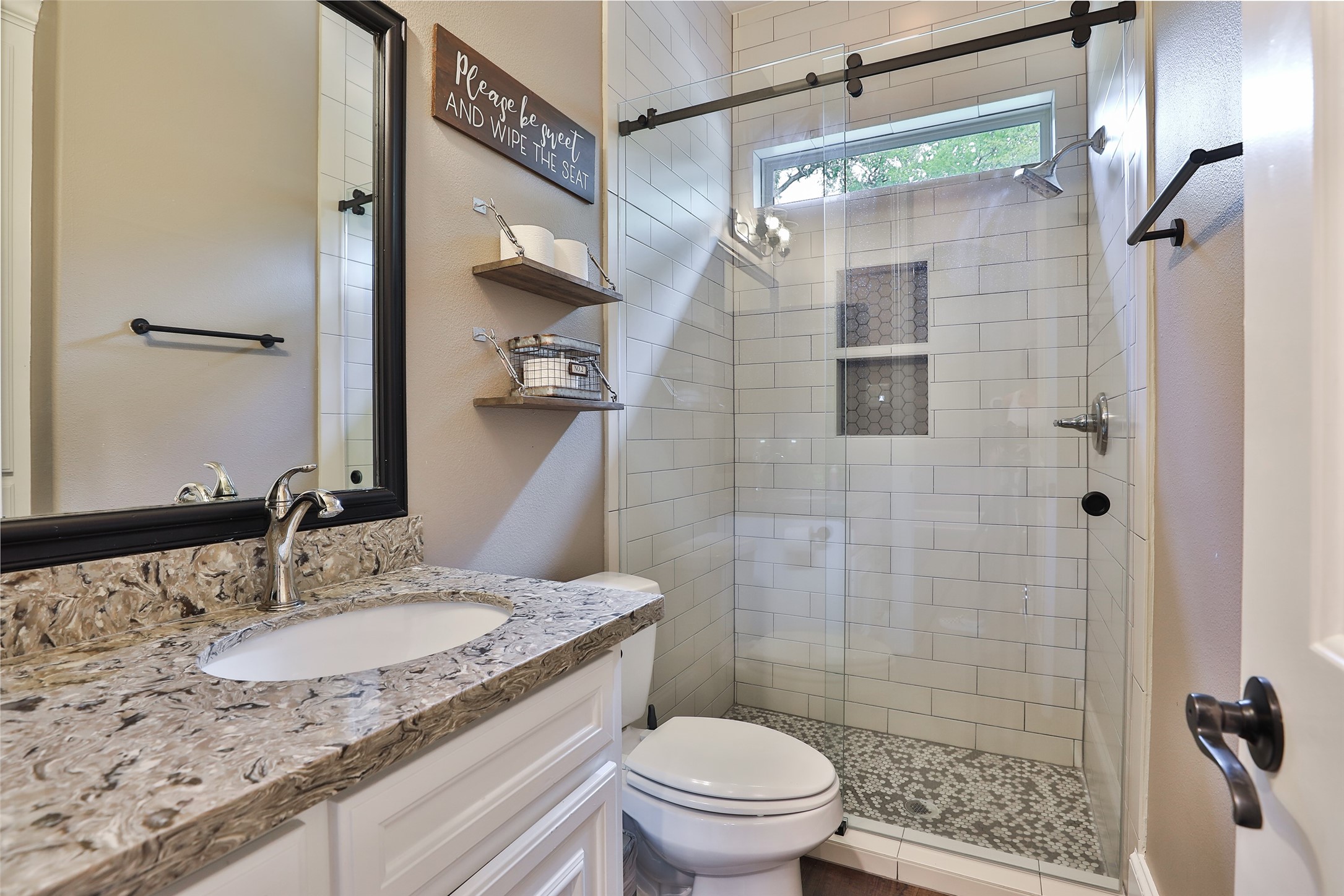  3422 Woodbine Drive - 物件實景