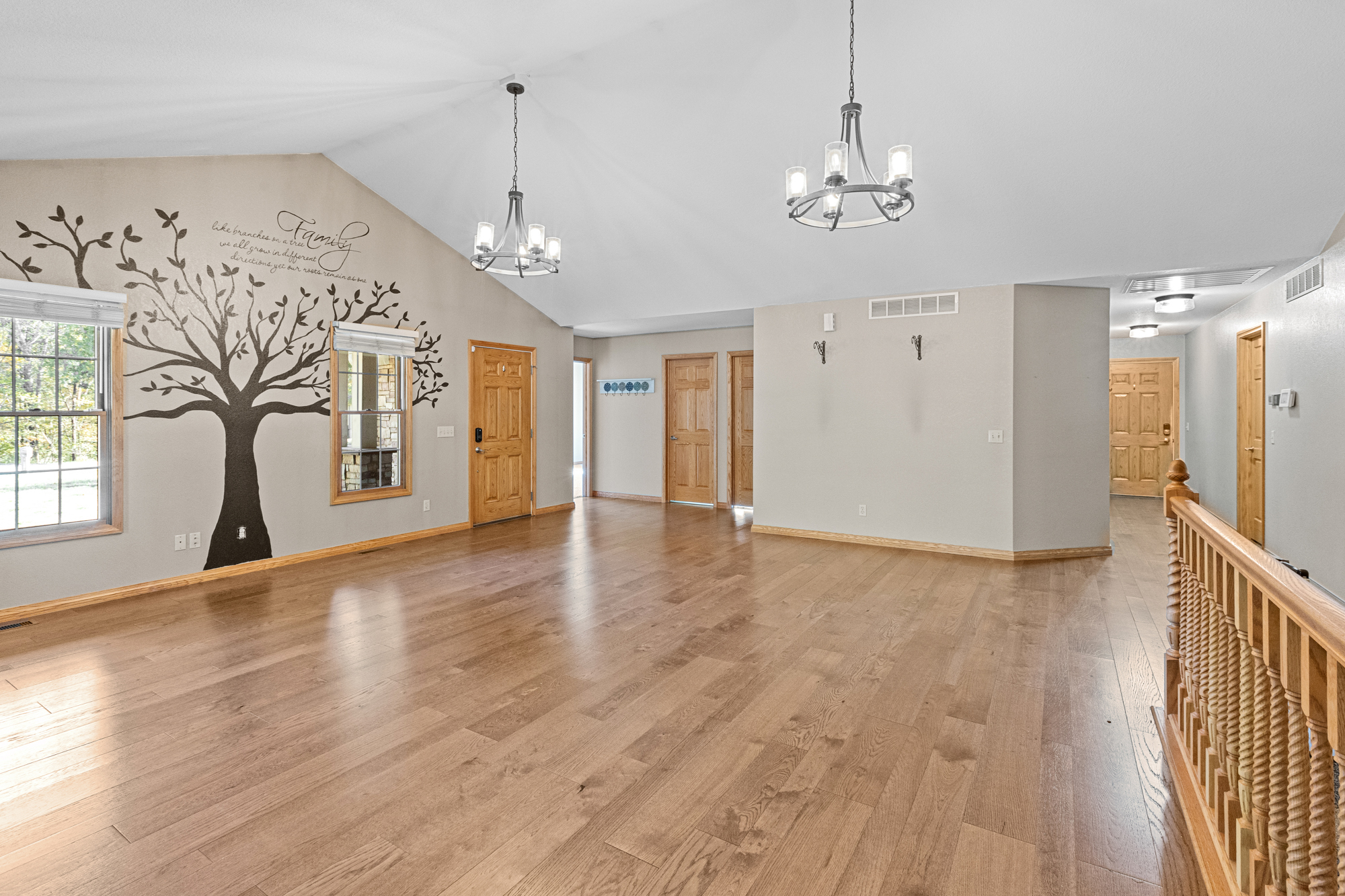 Effingham, Illinois, 62401, United States, 3 Bedrooms Bedrooms, ,3 BathroomsBathrooms,Residential,For Sale,1976361