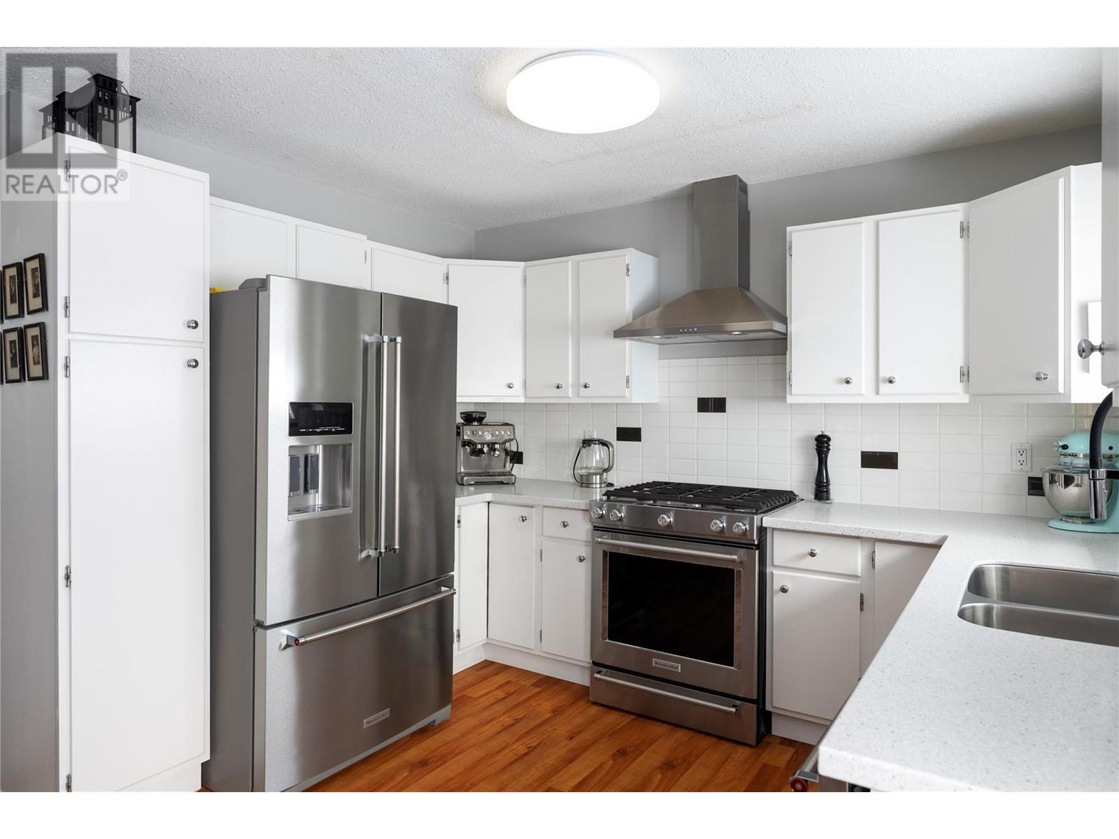 SPALLUMCHEEN, British Columbia, V4Y 0S8, CA, 5 Bedrooms Bedrooms, ,2 BathroomsBathrooms,Residential,For Sale,1950720