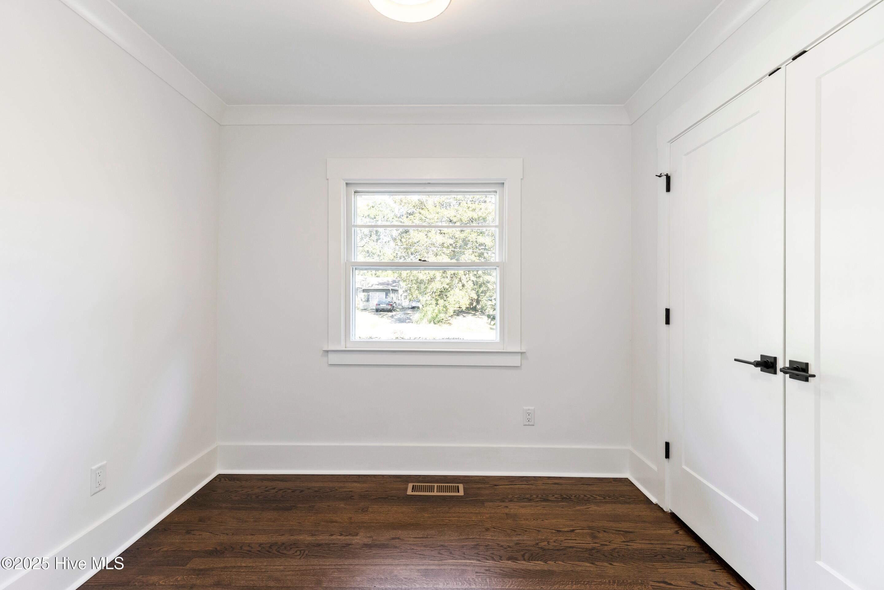 Wilmington, North Carolina, 28403, United States, 4 Bedrooms Bedrooms, ,2 BathroomsBathrooms,Residential,For Sale,1991913