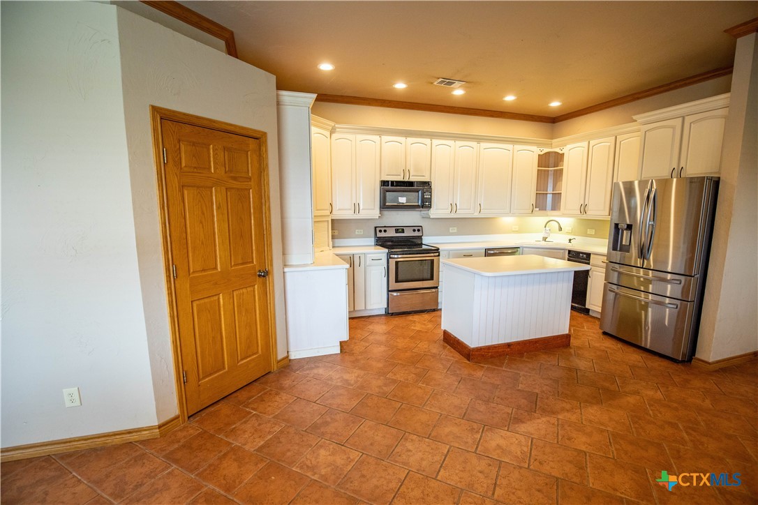 La Vernia, Texas, 78121, United States, 2 Bedrooms Bedrooms, ,3 BathroomsBathrooms,Residential,For Sale,2001735