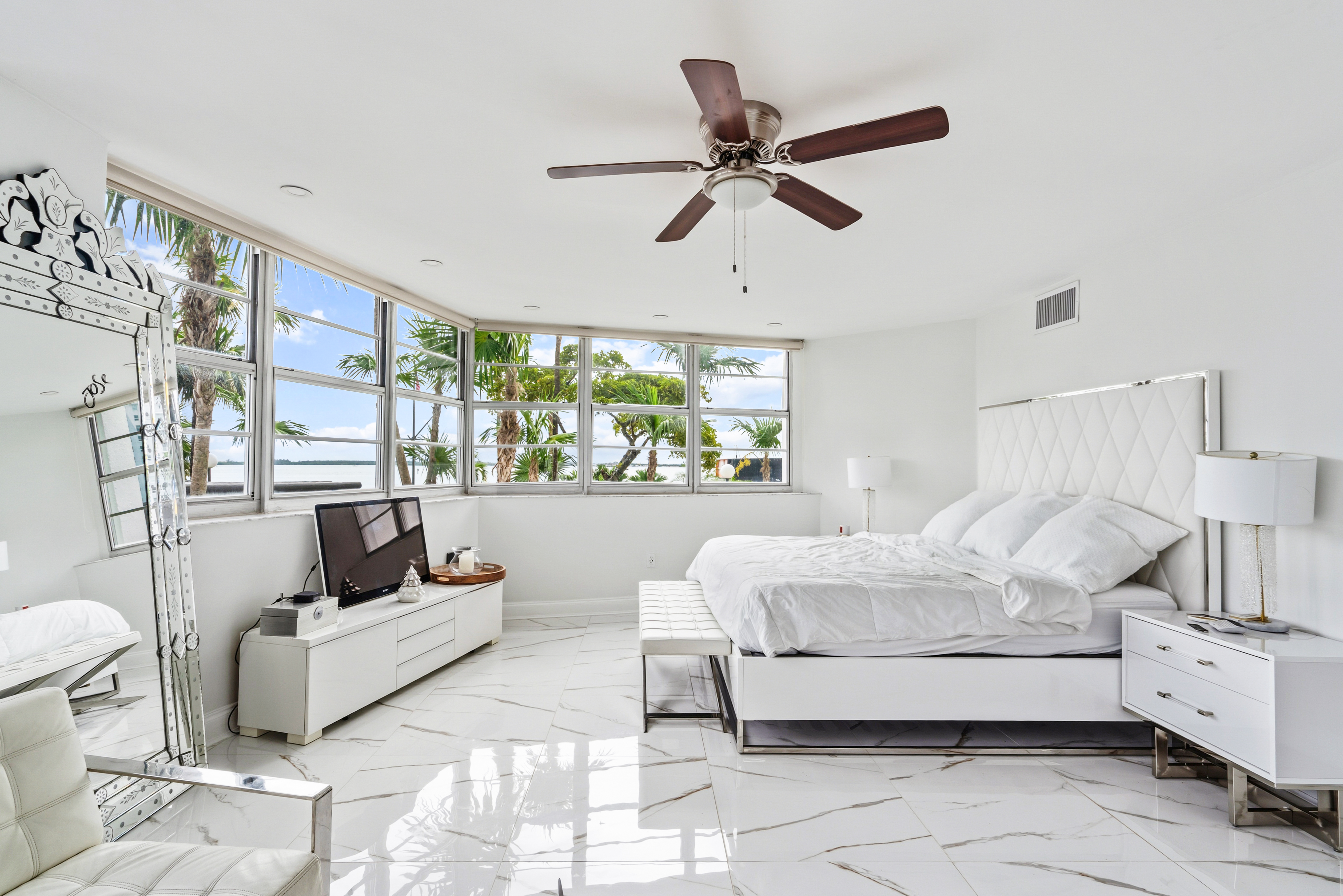  905 Brickell Bay Dr, Miami, FL, 33131 - 物件實景