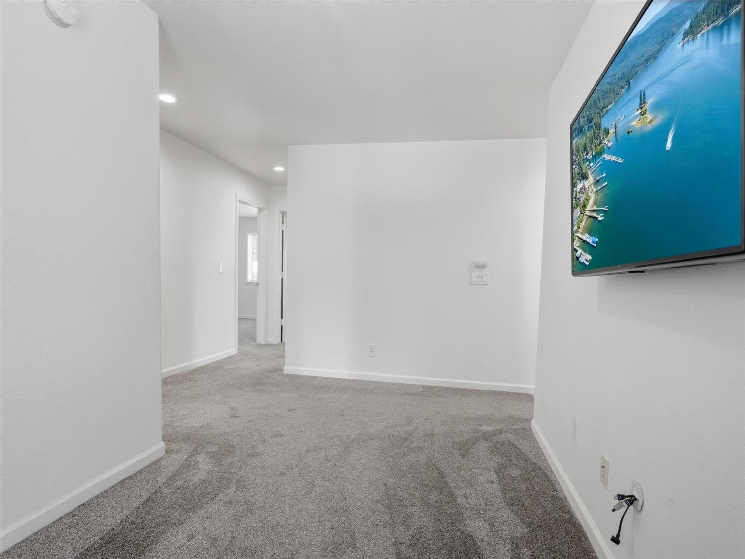 Bass Lake, California, 93604, United States, 3 Bedrooms Bedrooms, ,3 BathroomsBathrooms,Residential,For Sale,2049095