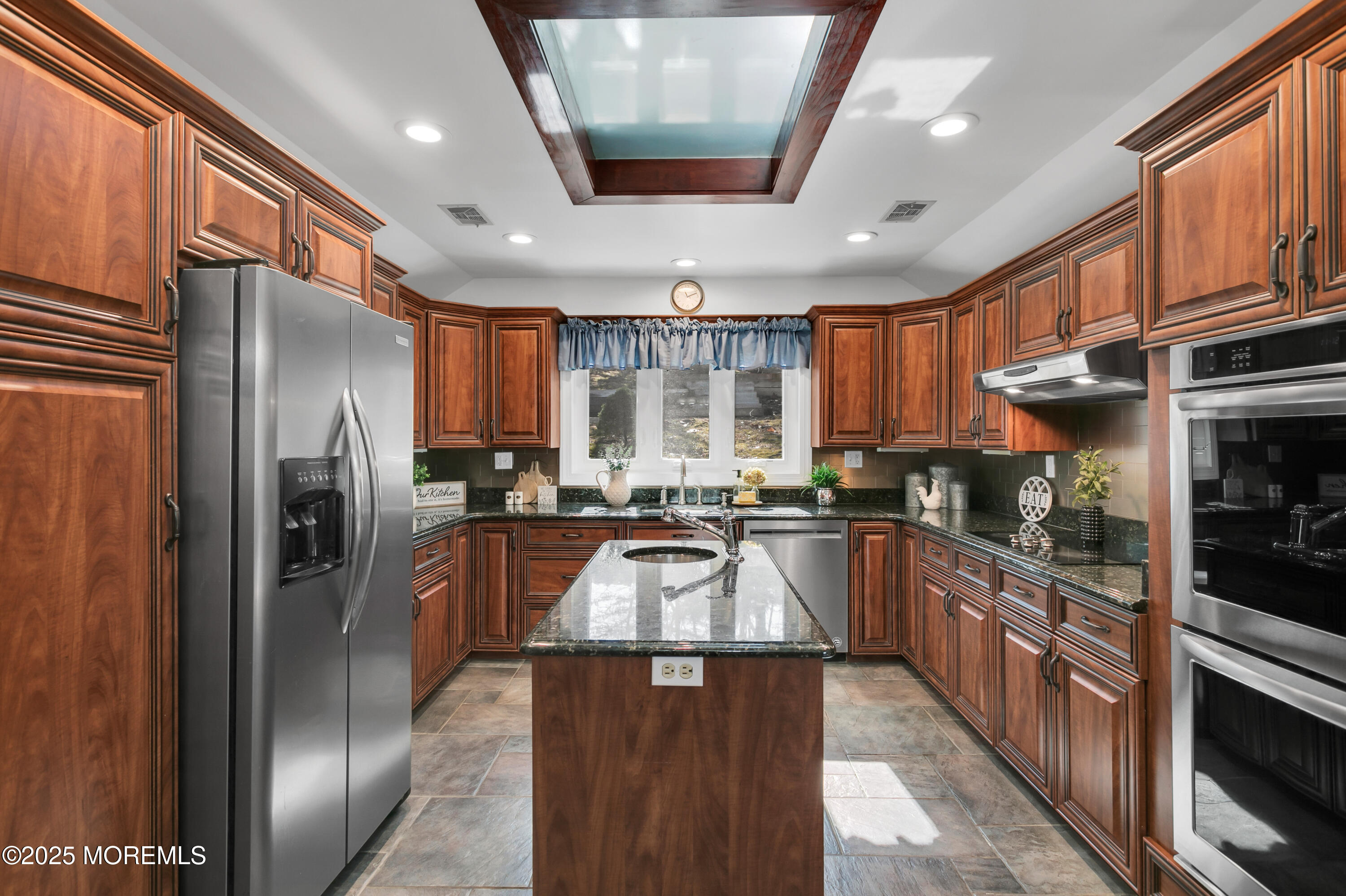 Middletown, New Jersey, 07748, United States, 5 Bedrooms Bedrooms, ,5 BathroomsBathrooms,Residential,For Sale,1904481
