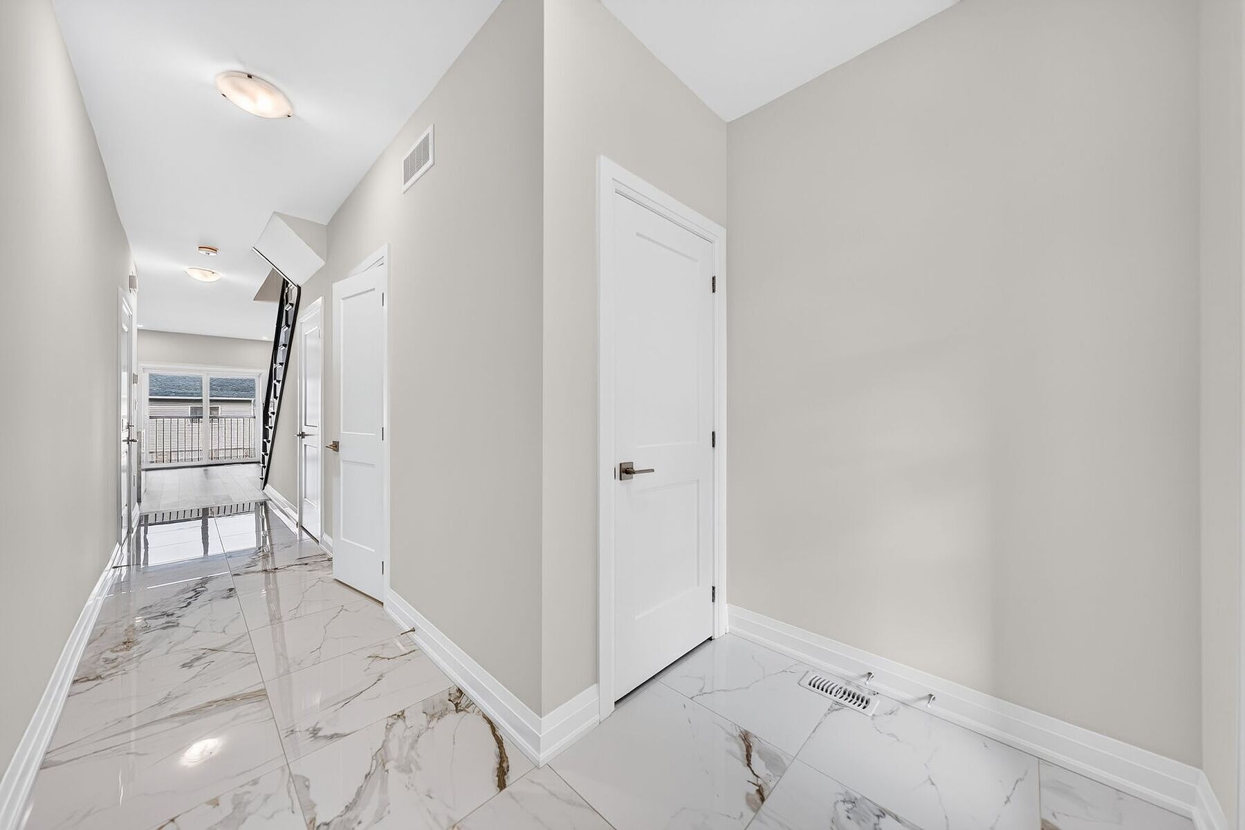  Brand New Luxurious Townhome - 物件實景