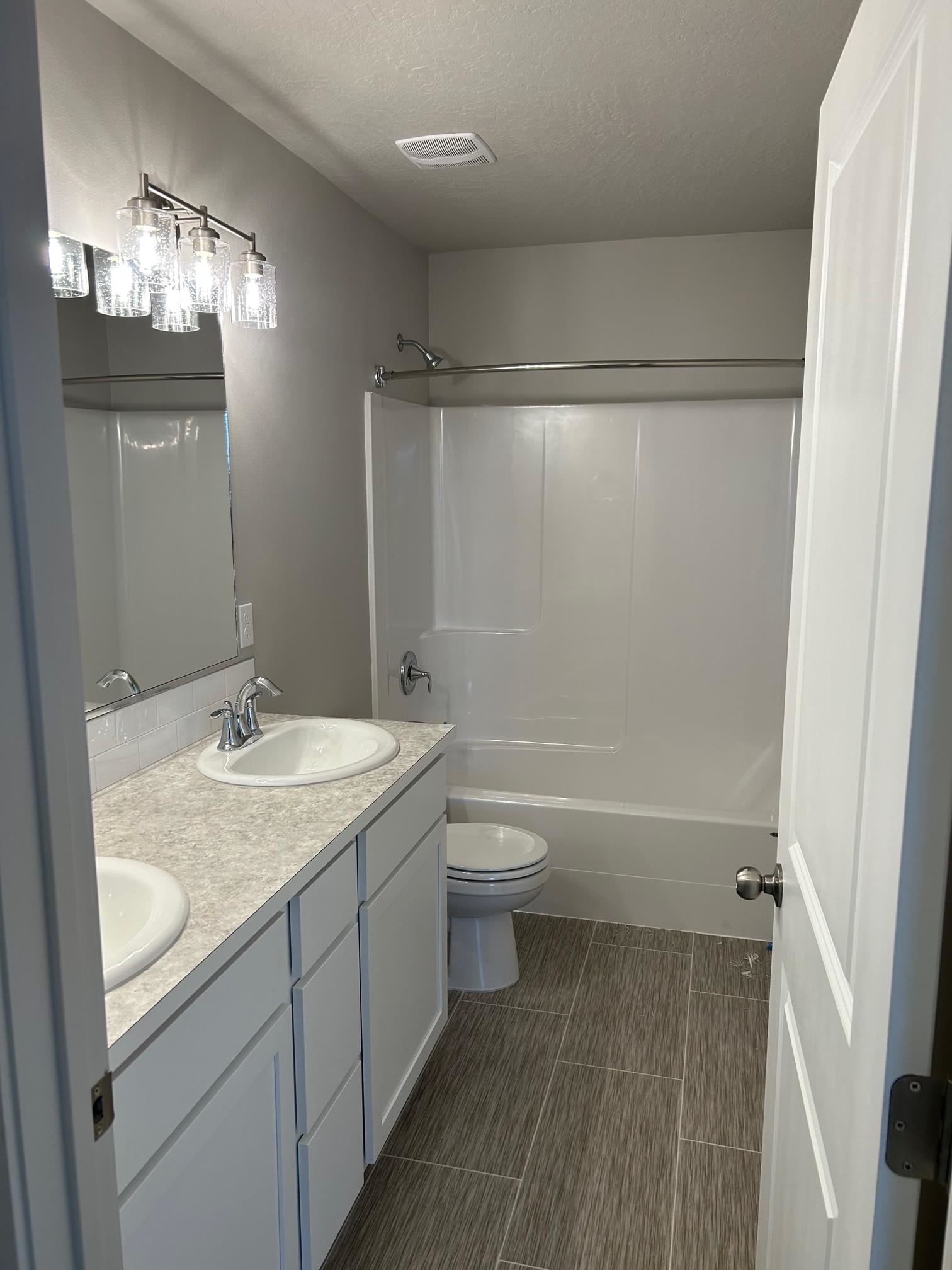 Spokane Valley, Washington, 99016, United States, 4 Bedrooms Bedrooms, ,3 BathroomsBathrooms,Residential,For Sale,1867495