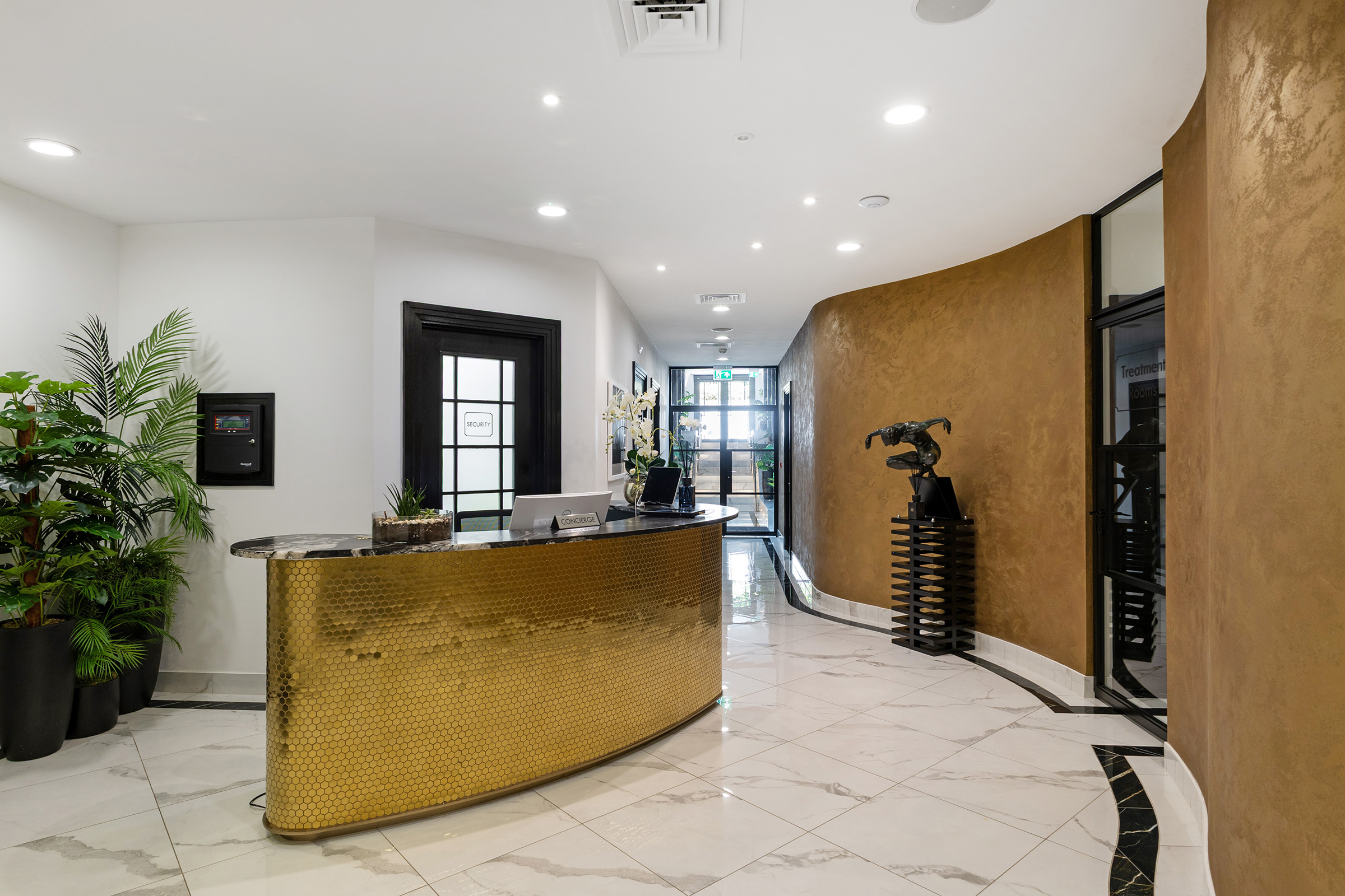  Penthouse residence with extensive terraces in a landmark gated estate - 物件實景