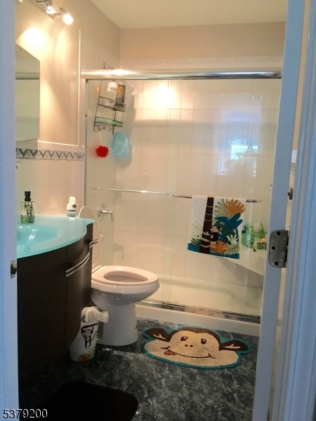 Marlboro Twp., New Jersey, 07751, United States, 3 Bedrooms Bedrooms, ,3 BathroomsBathrooms,Residential,For Sale,1919830