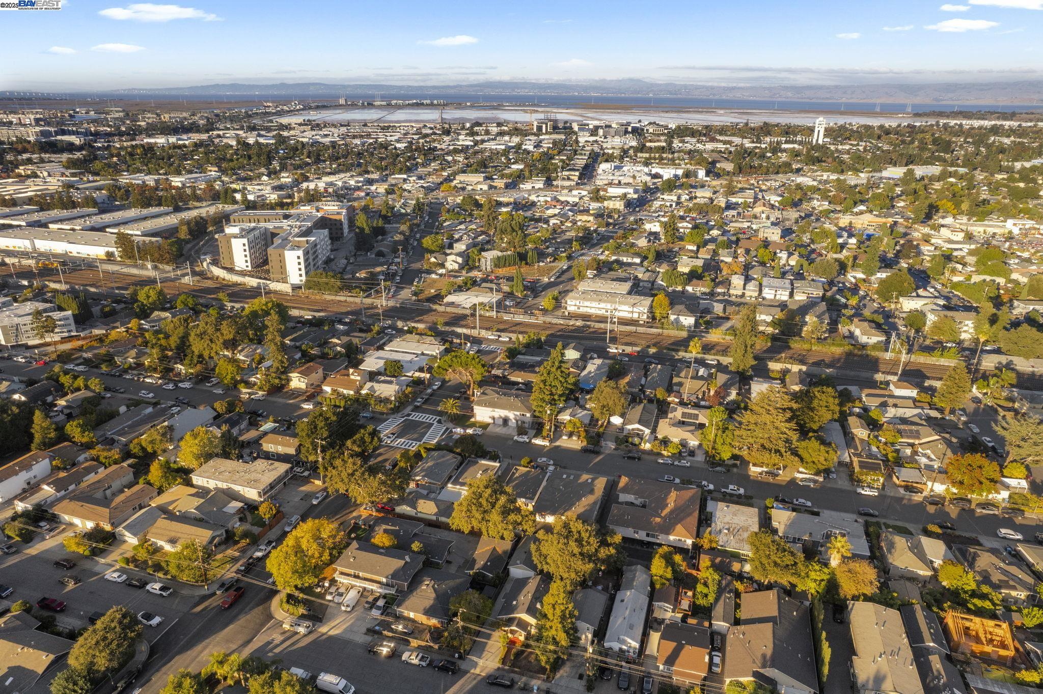 Redwood City, California, 94063, United States, 2 Bedrooms Bedrooms, ,1 BathroomBathrooms,Residential,For Sale,1991020