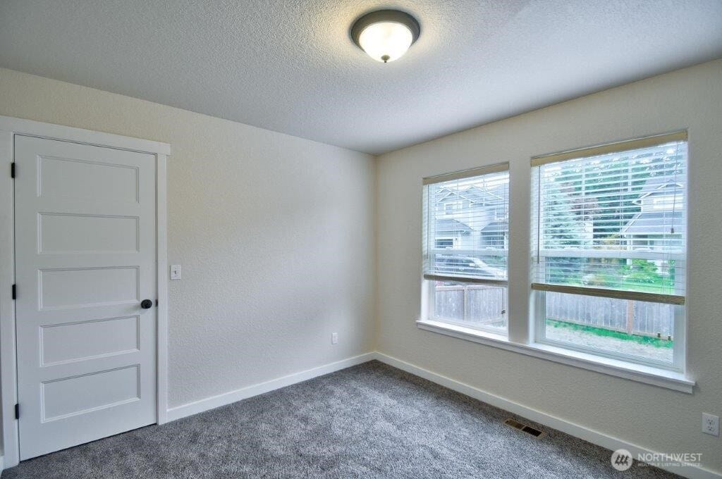 Olympia, Washington, 98502, United States, 3 Bedrooms Bedrooms, ,2 BathroomsBathrooms,Residential,For Sale,1933526
