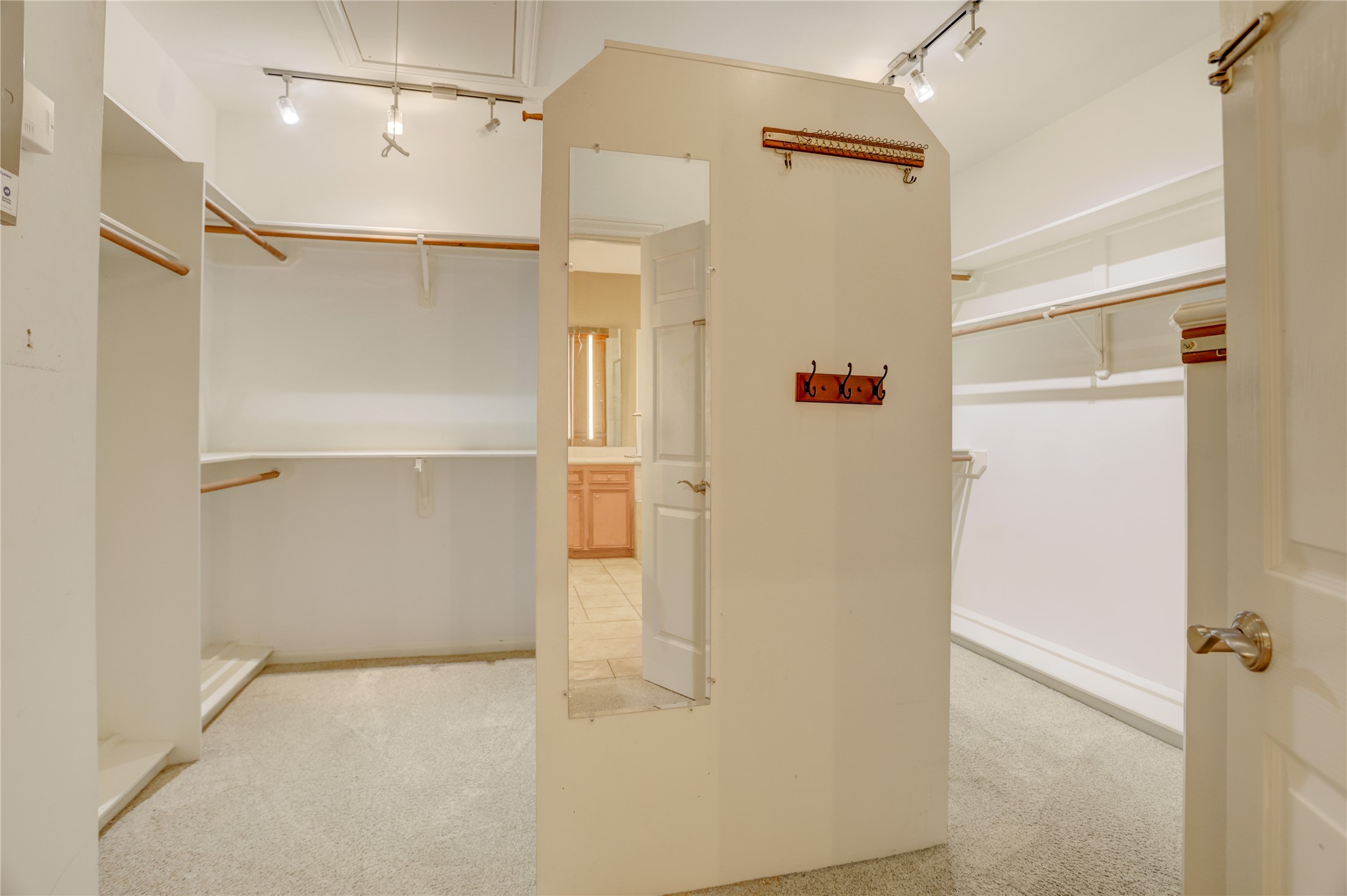  3502 Gramercy Street - 物件實景