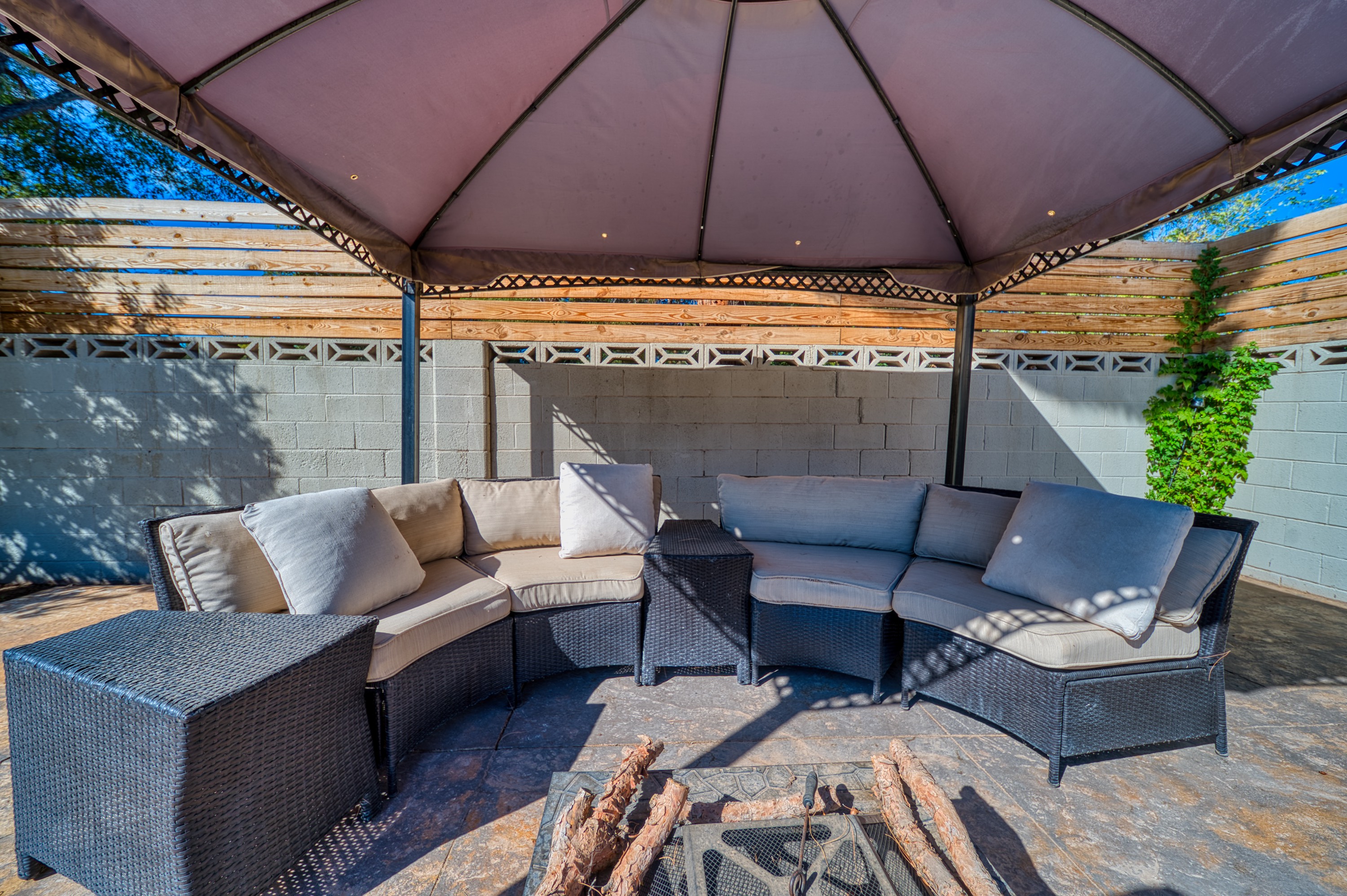 Carlsbad, New Mexico, 88220, United States, 4 Bedrooms Bedrooms, ,3 BathroomsBathrooms,Residential,For Sale,1974897