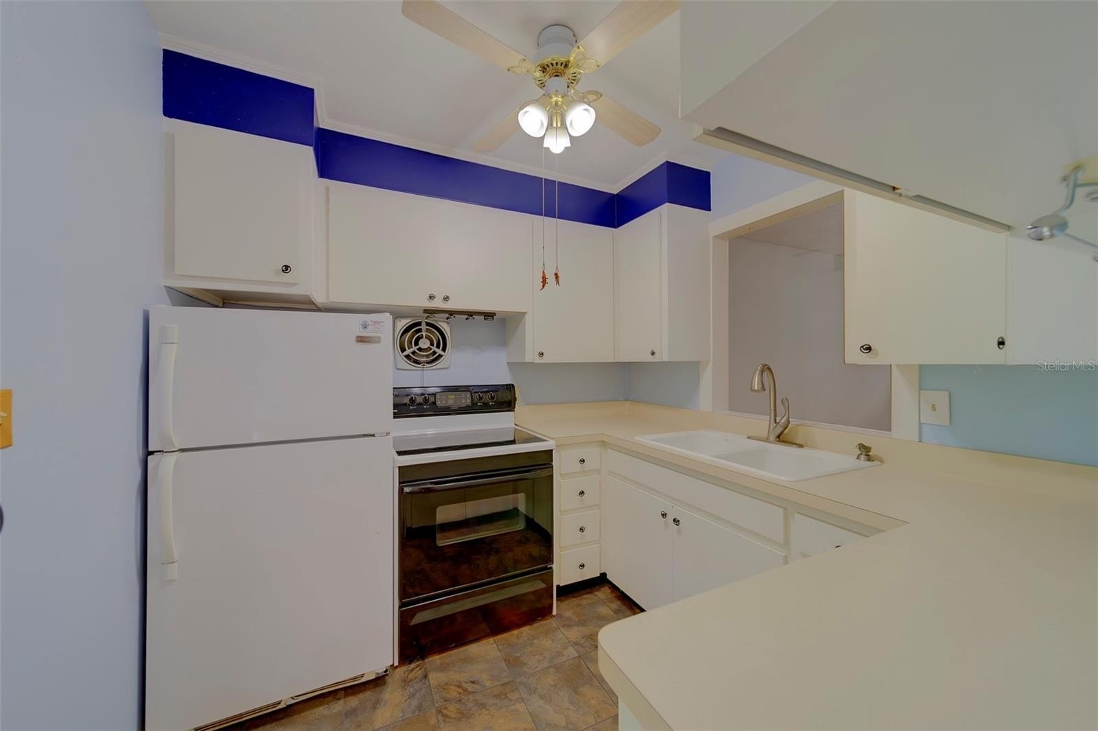 CLEARWATER, Florida, 33755, United States, 2 Bedrooms Bedrooms, ,1 BathroomBathrooms,Residential,For Sale,1976498