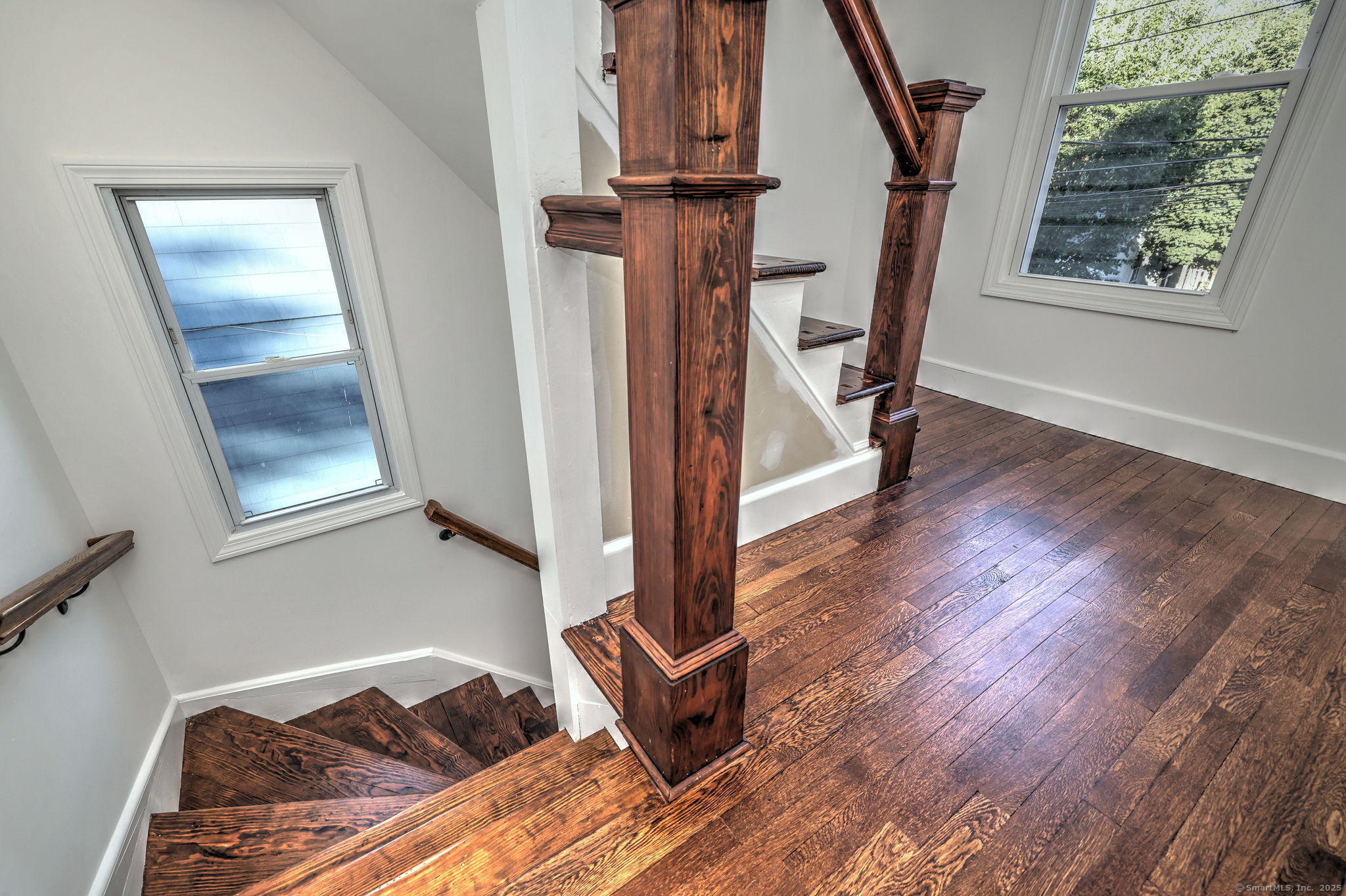 Hamden, Connecticut, 06514, United States, 8 Bedrooms Bedrooms, ,3 BathroomsBathrooms,Residential,For Sale,1940598