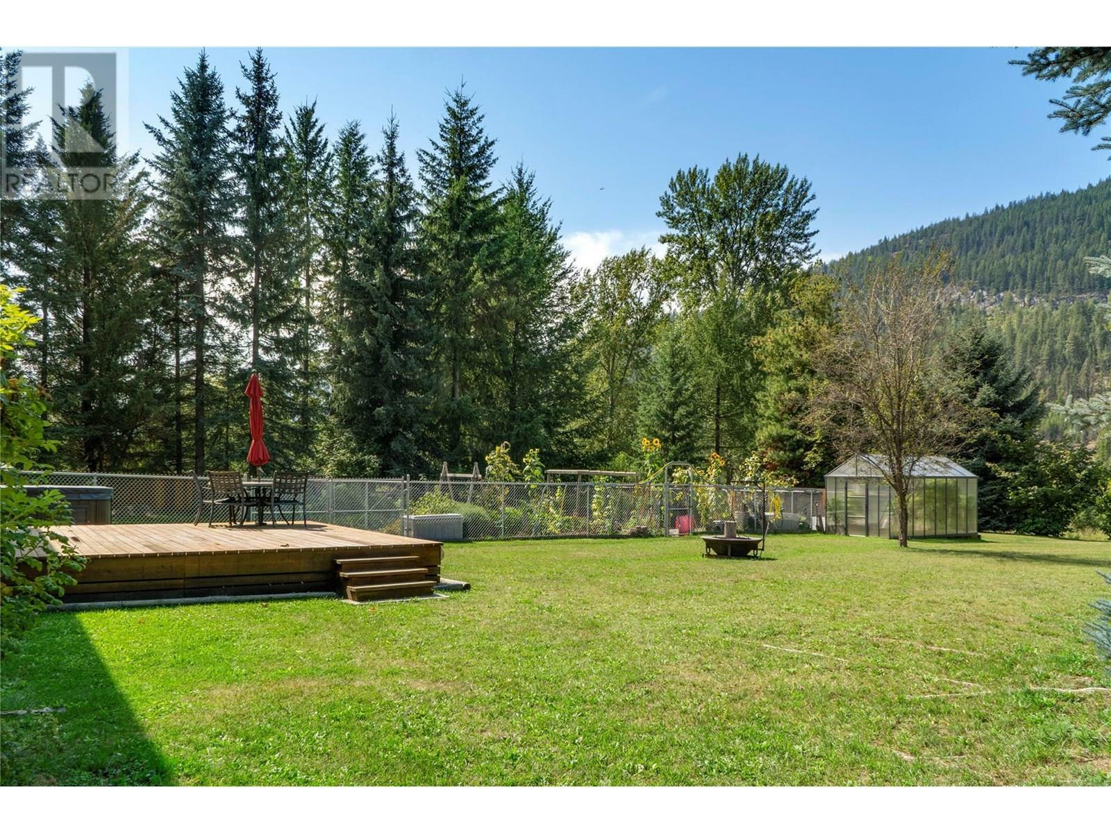 CASTLEGAR, British Columbia, V1N 4S6, CA, 4 Bedrooms Bedrooms, ,3 BathroomsBathrooms,Residential,For Sale,1859816