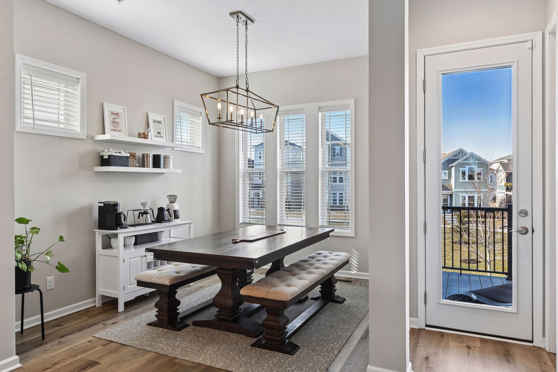  Refined Living in Prime Location - 物件實景