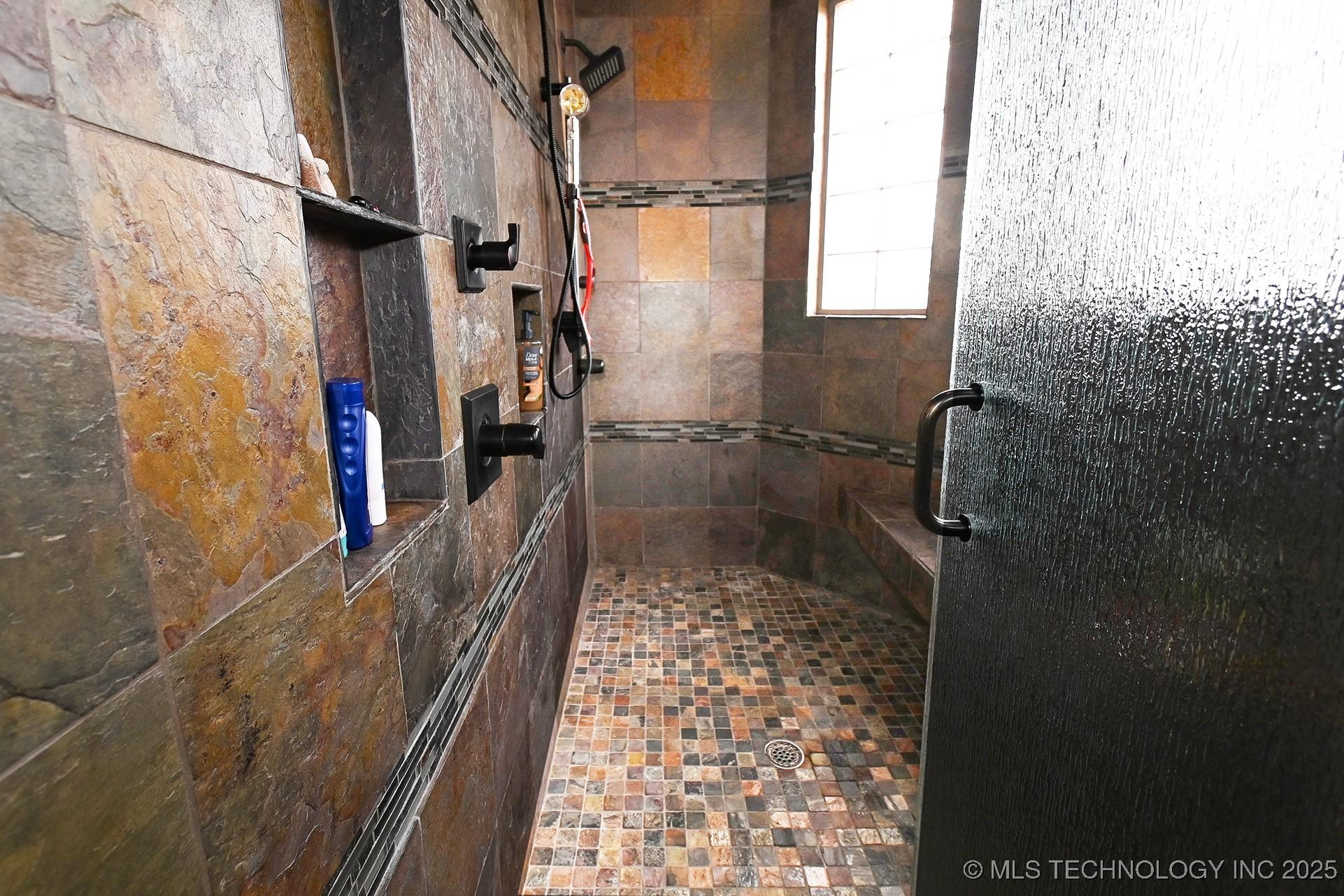 Sallisaw, Oklahoma, 74955, United States, 3 Bedrooms Bedrooms, ,3 BathroomsBathrooms,Residential,For Sale,1977994