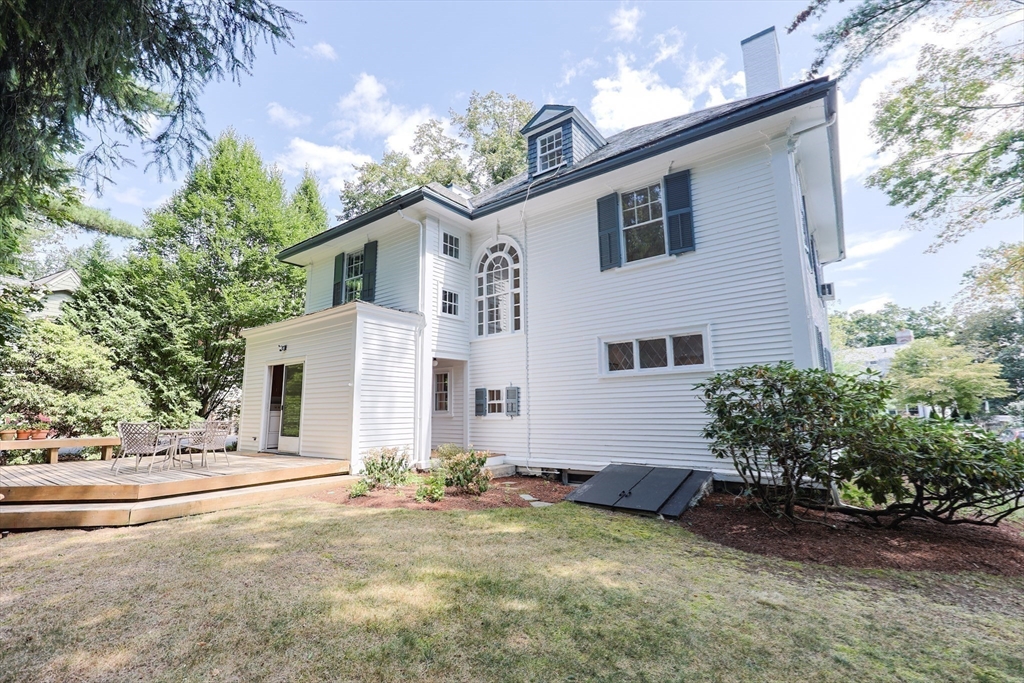 Newton, Massachusetts, 02465, United States, 5 Bedrooms Bedrooms, ,3 BathroomsBathrooms,Residential,For Sale,1939012