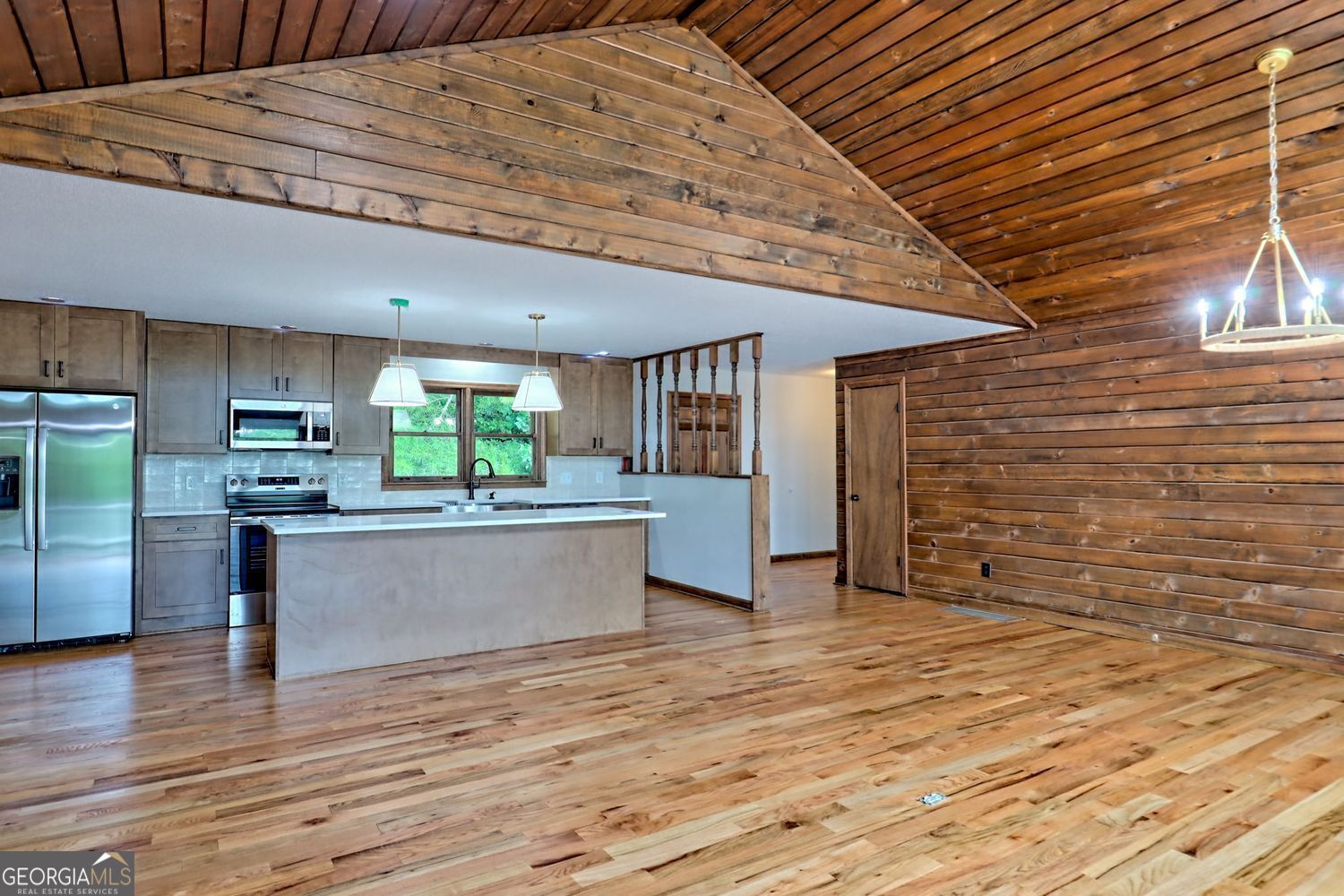 Dillard, Georgia, 30537, United States, 3 Bedrooms Bedrooms, ,2 BathroomsBathrooms,Residential,For Sale,1913990