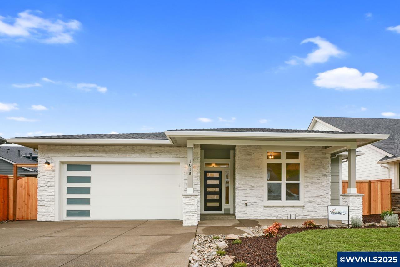 Salem, Oregon, 97306, United States, 4 Bedrooms Bedrooms, ,2 BathroomsBathrooms,Residential,For Sale,1857017