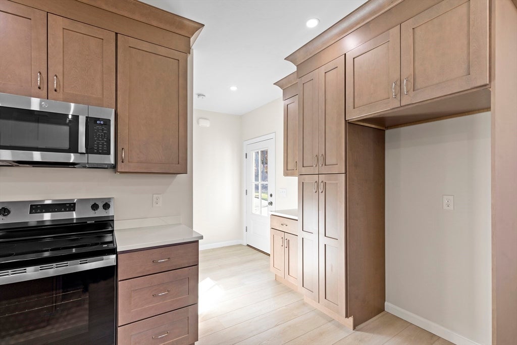 Plymouth, Massachusetts, 02360, United States, 3 Bedrooms Bedrooms, ,2 BathroomsBathrooms,Residential,For Sale,2049436