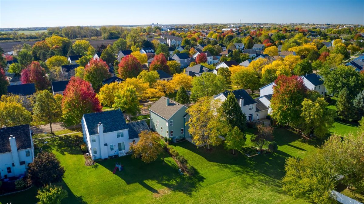 West Chicago, Illinois, 60185, United States, 4 Bedrooms Bedrooms, ,4 BathroomsBathrooms,Residential,For Sale,1990752