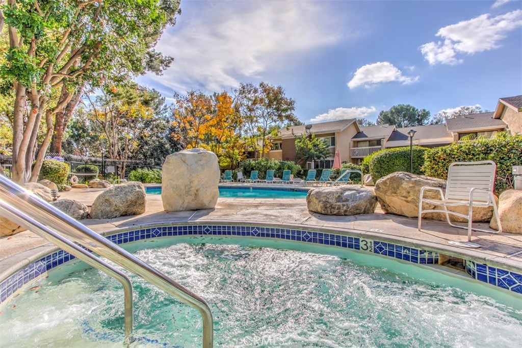 Irvine, California, 92620, United States, 1 Bedroom Bedrooms, ,2 BathroomsBathrooms,Residential,For Sale,1906882