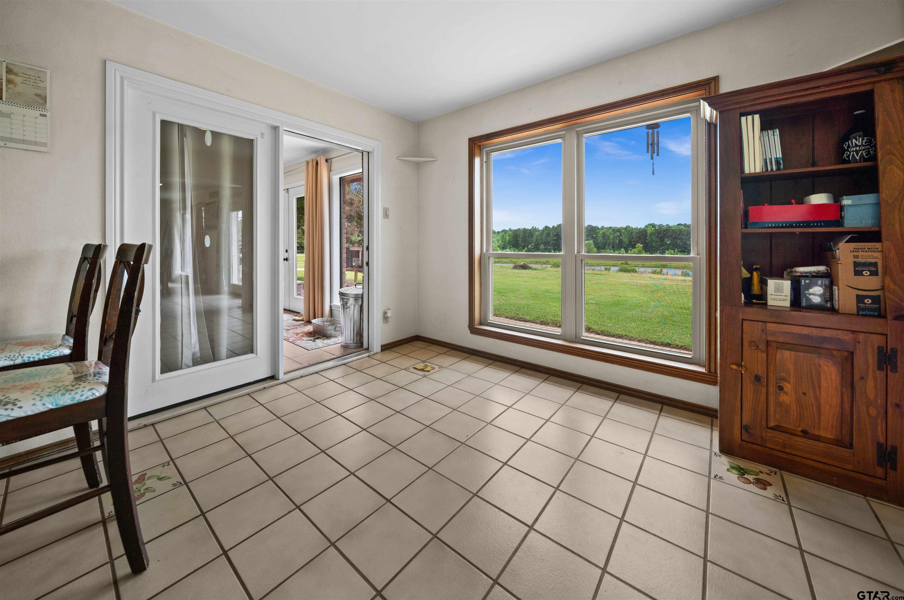 Jacksonville, Texas, 75766, United States, 6 Bedrooms Bedrooms, ,4 BathroomsBathrooms,Residential,For Sale,1805693