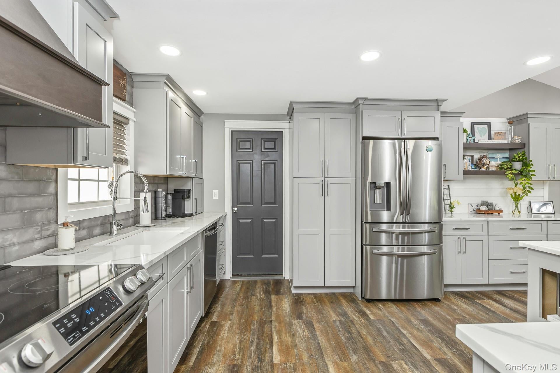 Medford, New York, 11763, United States, 5 Bedrooms Bedrooms, ,3 BathroomsBathrooms,Residential,For Sale,1911406