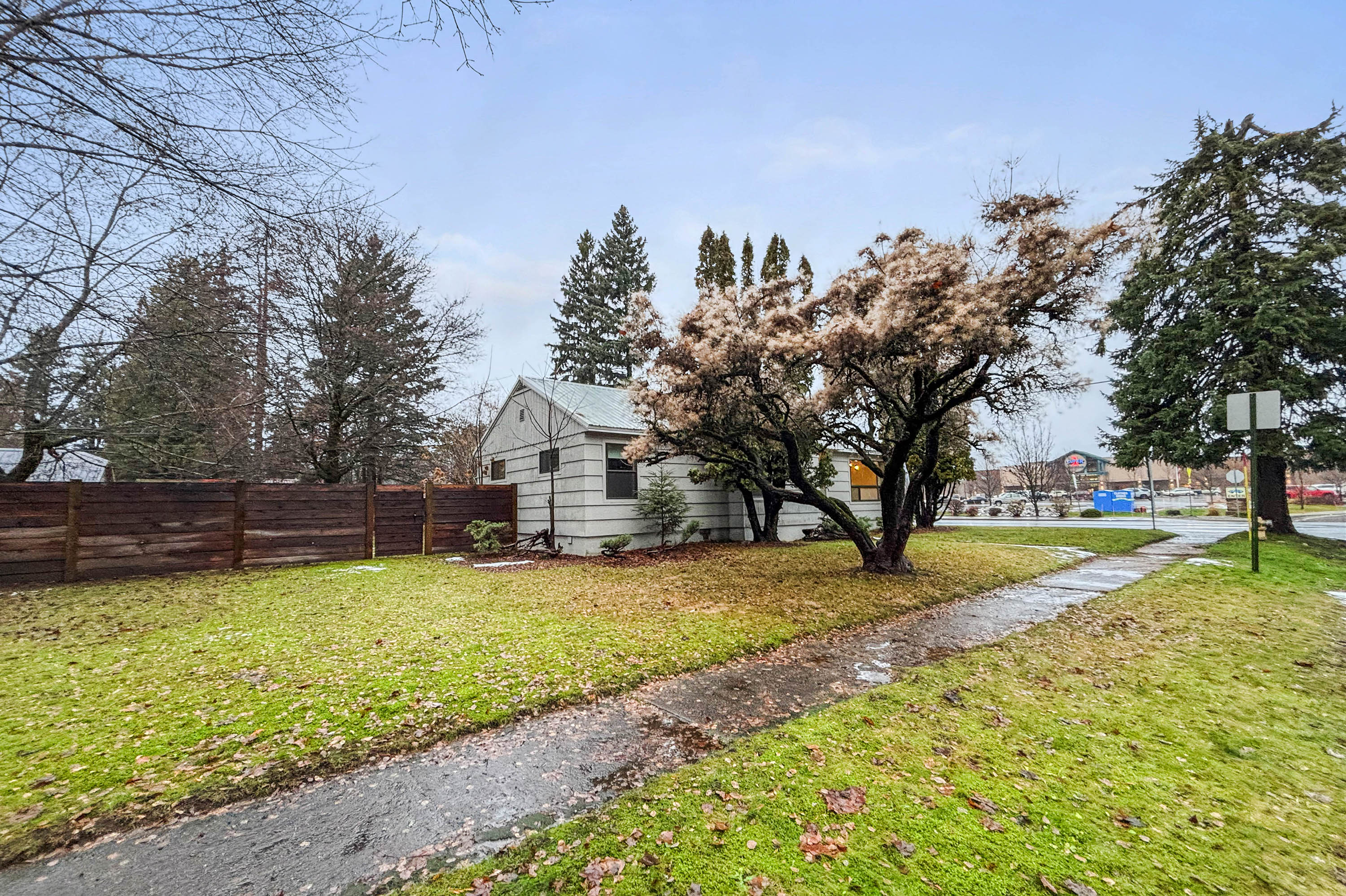 Sandpoint, Idaho, 83864, United States, 3 Bedrooms Bedrooms, ,2 BathroomsBathrooms,Residential,For Sale,2005547