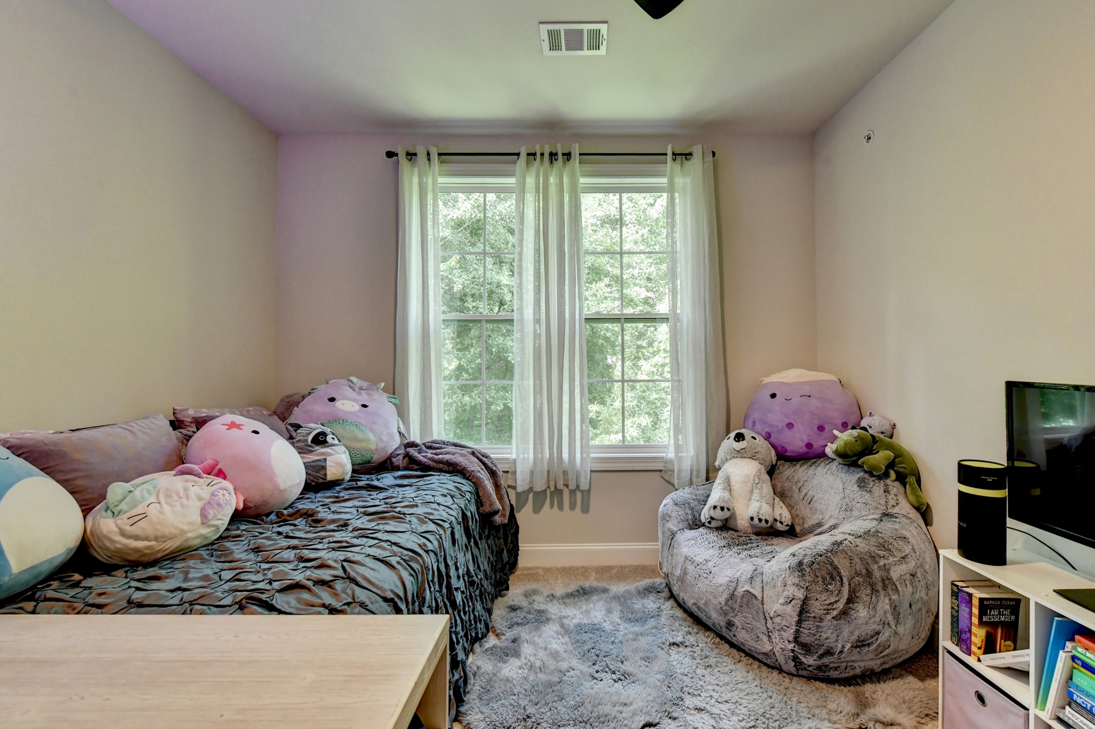  Welcome Home to this Magnificent Three-Story Townhome - 物件實景