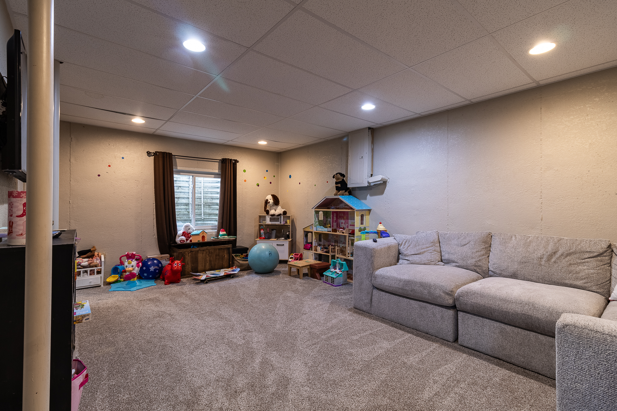 Brownstown, Illinois, 62418, United States, 4 Bedrooms Bedrooms, ,2 BathroomsBathrooms,Residential,For Sale,2015719