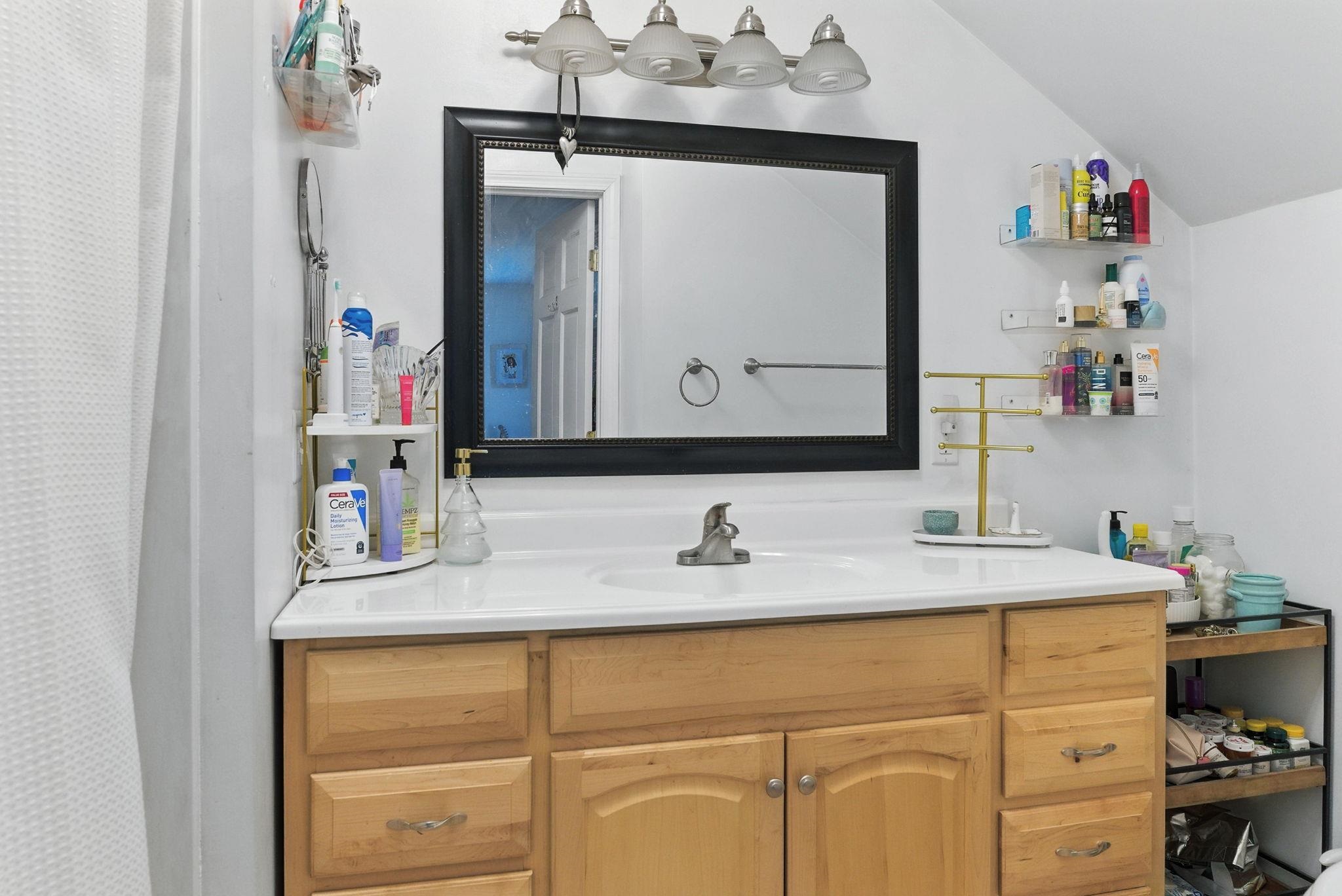 Plaistow, New Hampshire, 03865, United States, 4 Bedrooms Bedrooms, ,3 BathroomsBathrooms,Residential,For Sale,1987491