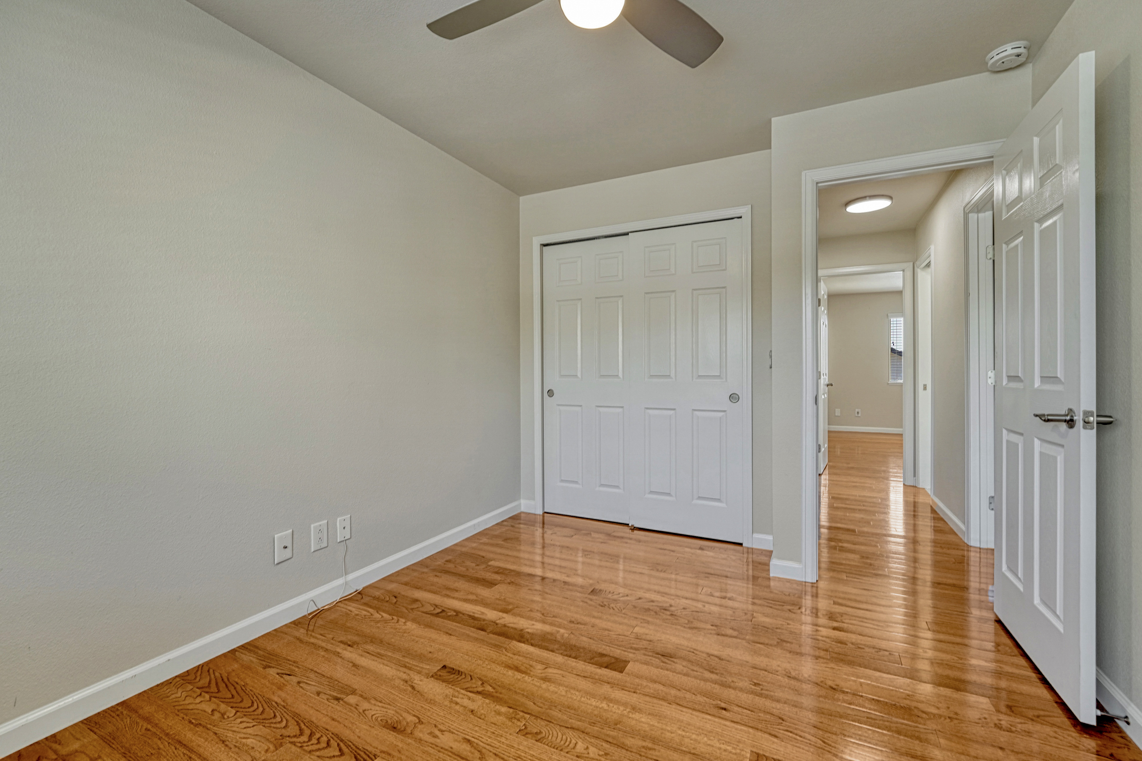  Hardwood Flooring and Mountain Views in 80919 - 物件實景