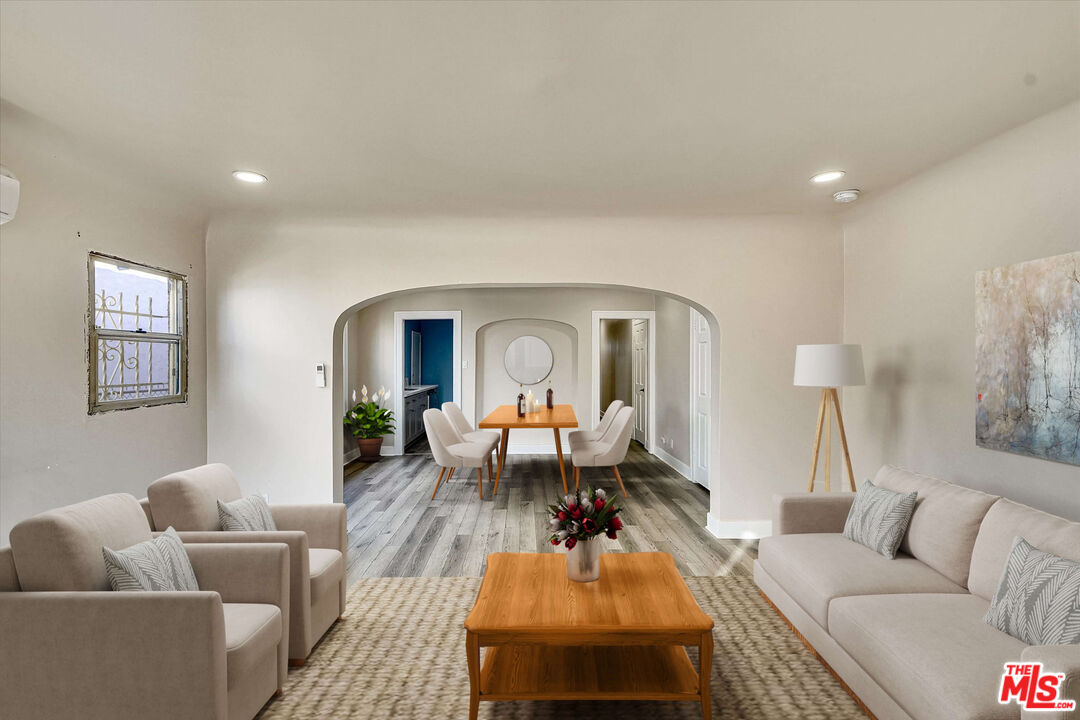 Los Angeles, California, 90043, United States, 2 Bedrooms Bedrooms, ,Residential,For Sale,1766185