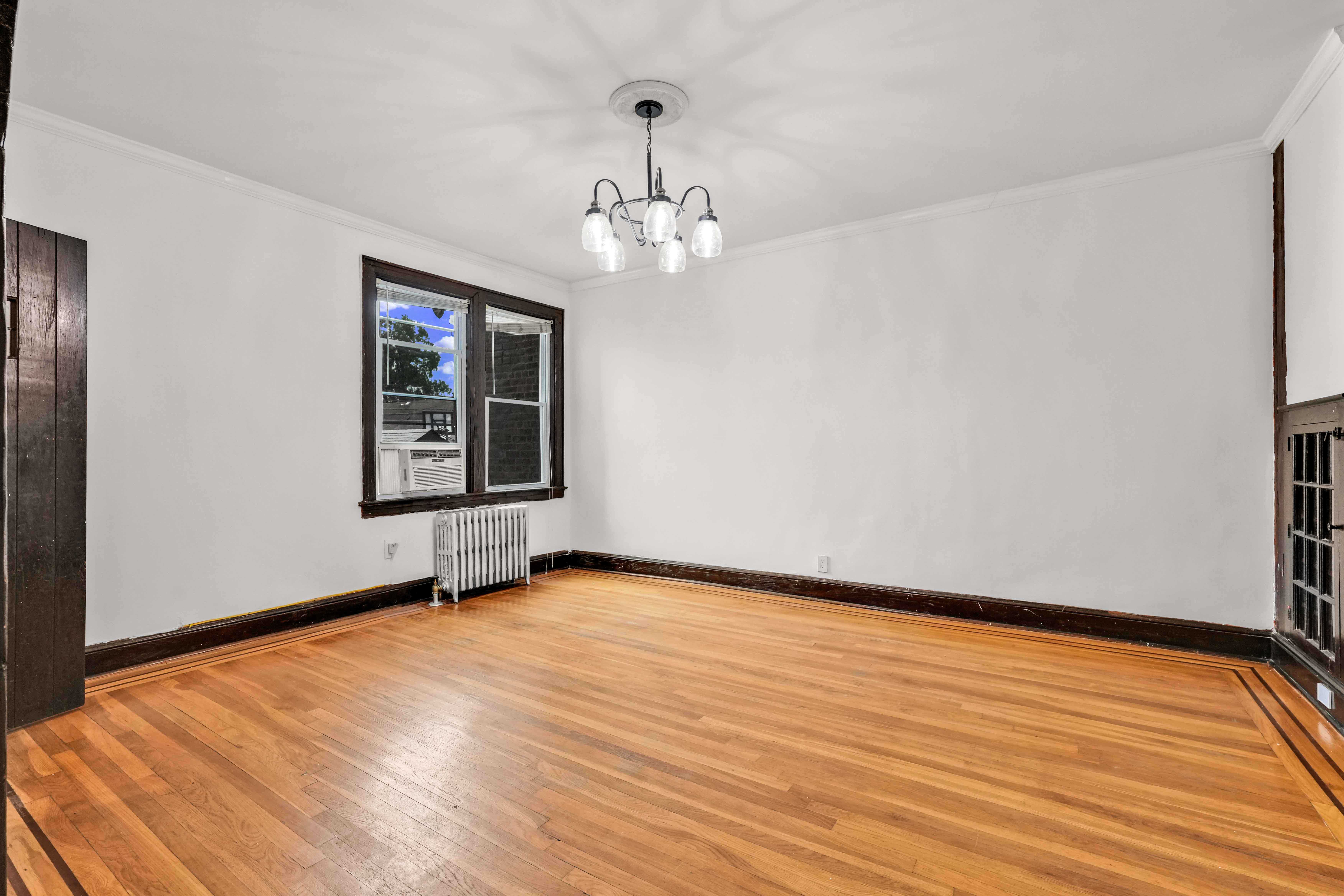 Laurelton, New York, 11413, United States, 3 Bedrooms Bedrooms, ,4 BathroomsBathrooms,Residential,For Sale,1944975