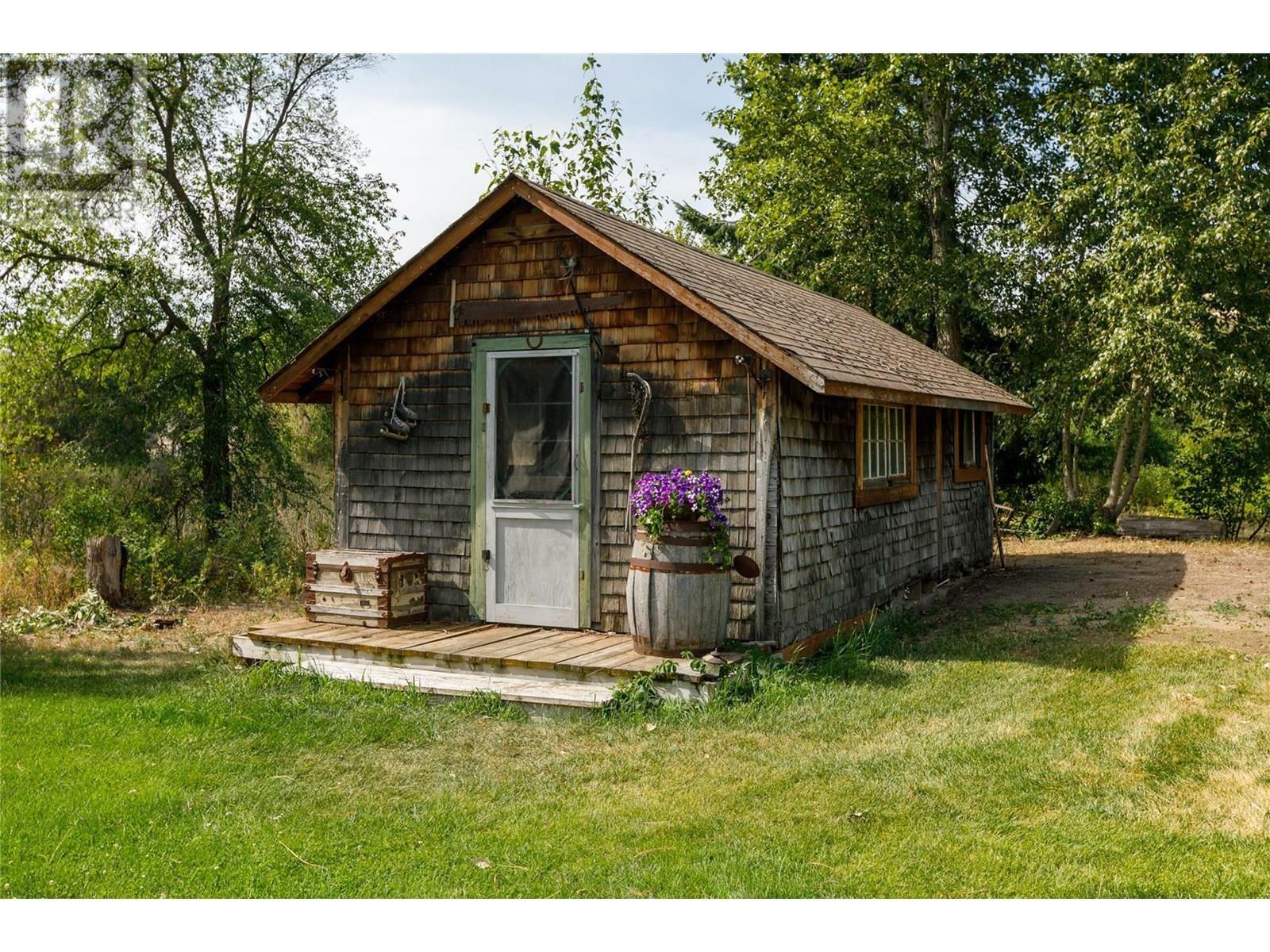 OYAMA, British Columbia, V4V 2E9, CA, 3 Bedrooms Bedrooms, ,1 BathroomBathrooms,Residential,For Sale,1961111