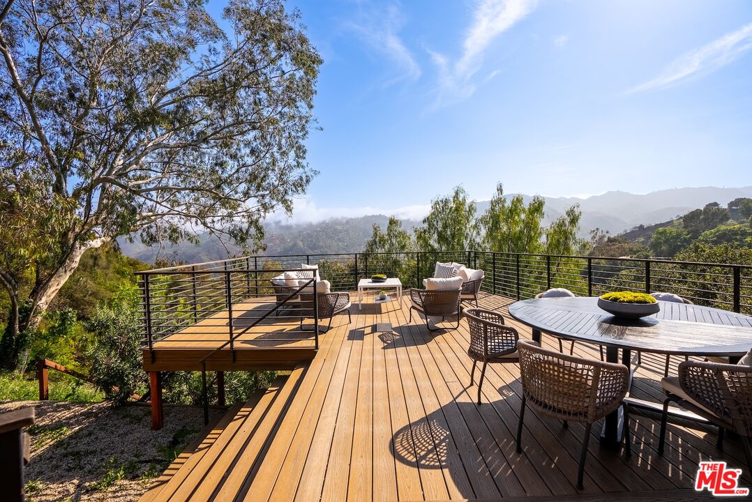 Topanga, California, 90290, United States, 4 Bedrooms Bedrooms, ,5 BathroomsBathrooms,Residential,For Sale,1796839
