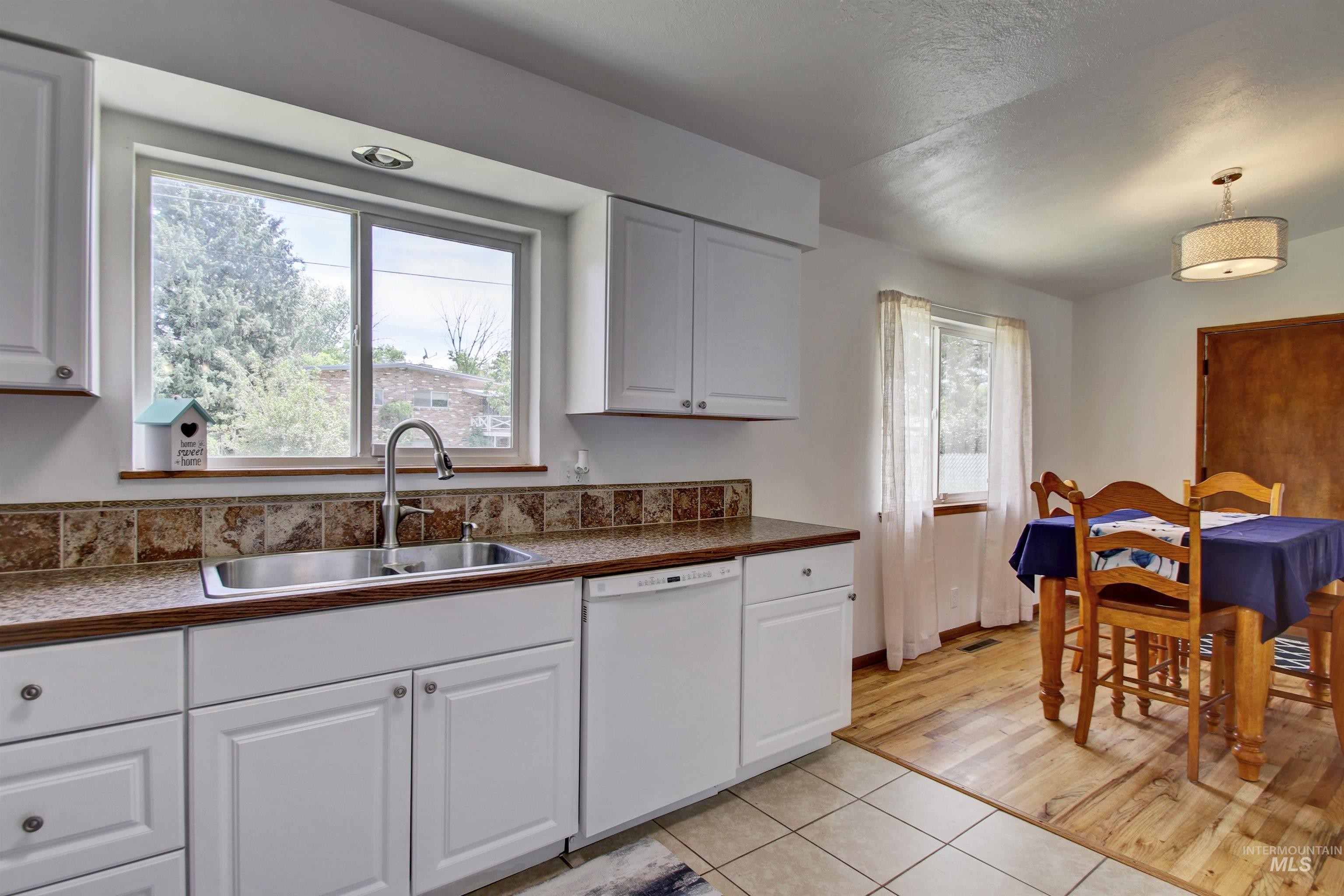 7224 Sunnybrook Drive, Boise, Idaho, 83709, United States, 5 Bedrooms Bedrooms, ,2 BathroomsBathrooms,Residential,For Sale,7224 Sunnybrook Drive,1436055