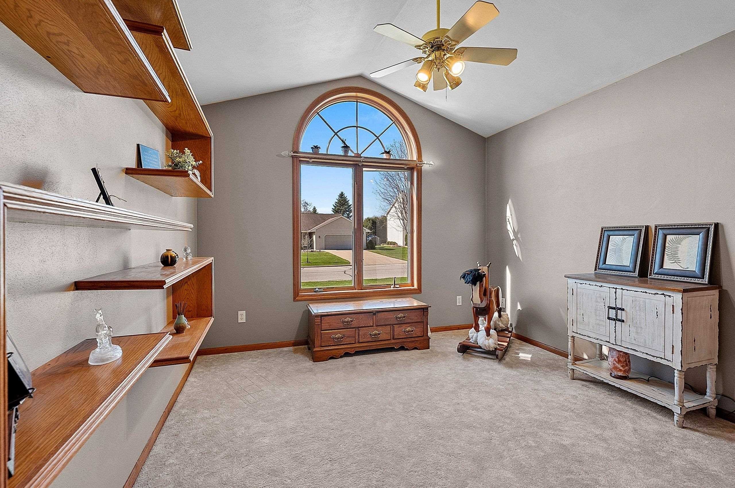 GREEN BAY, Wisconsin, 54313, United States, 4 Bedrooms Bedrooms, ,4 BathroomsBathrooms,Residential,For Sale,2048613